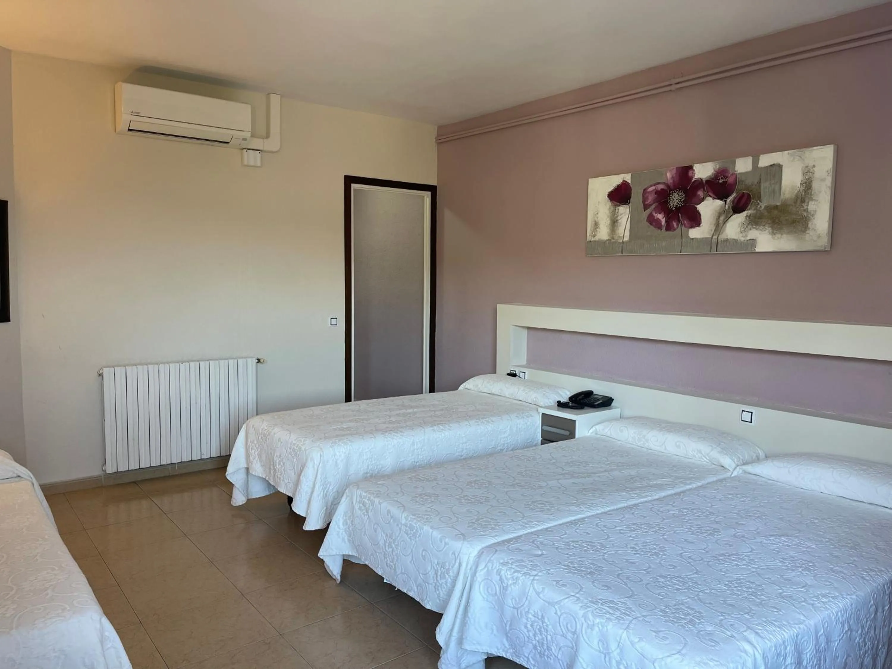 Photo of the whole room, Bed in Hotel Bruc