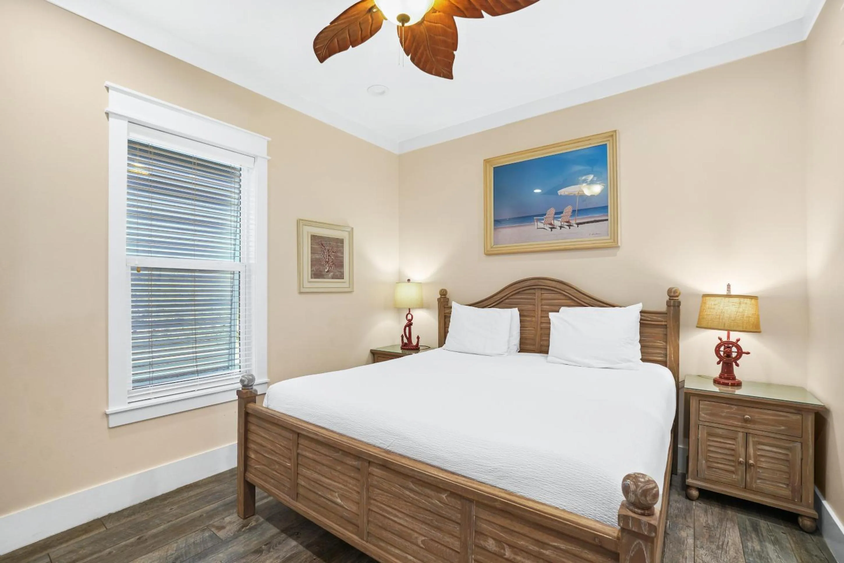 Bed in Beach House - Sweet N Salty by Panhandle Getaways