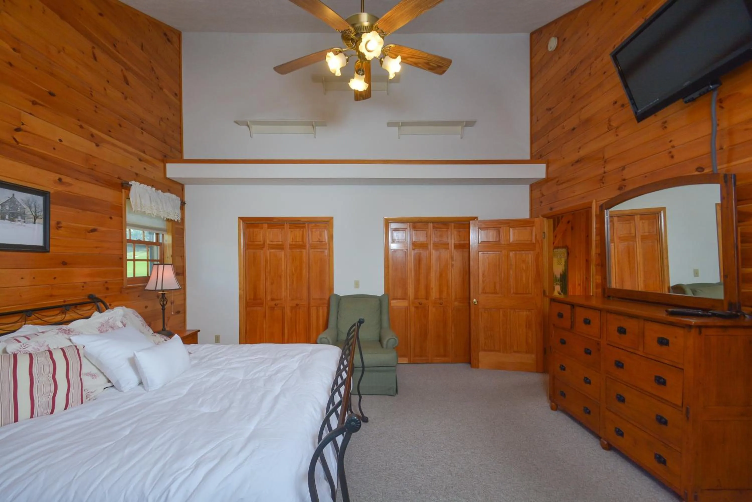 Property building, Bed in Forever Young