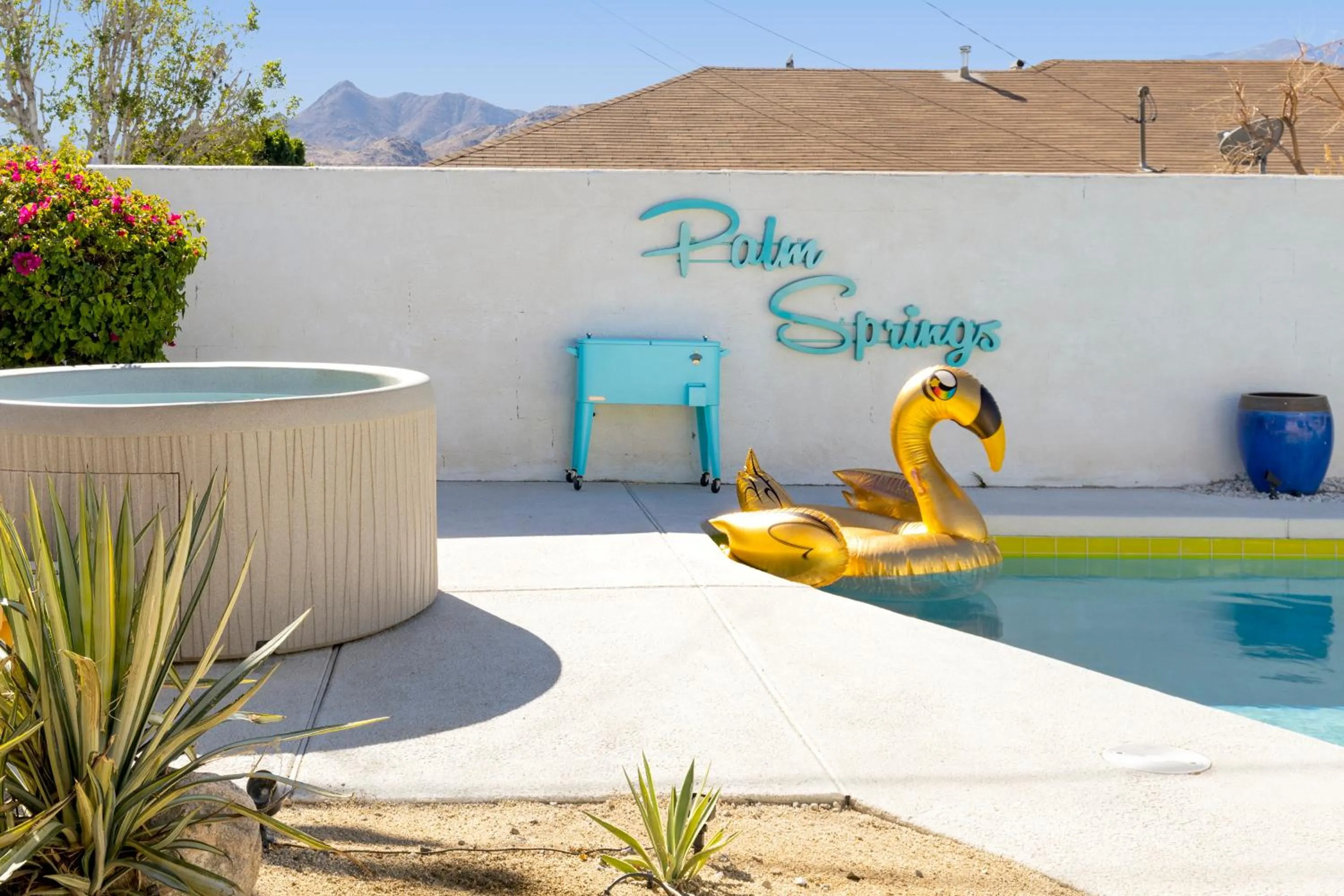 Amarillo House - Luxury Home with Pool & Spa