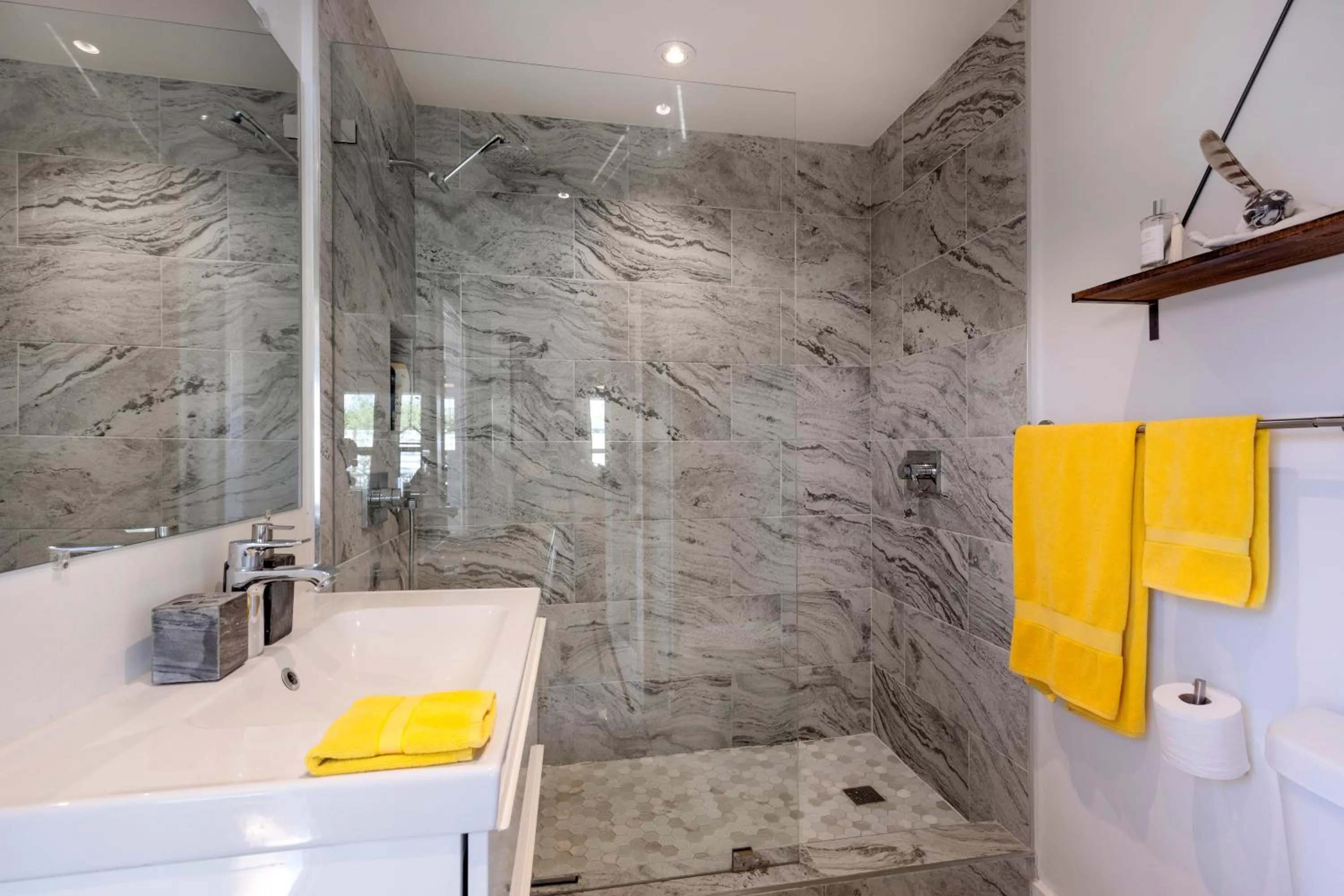 Amarillo House - Luxury Home with Pool & Spa