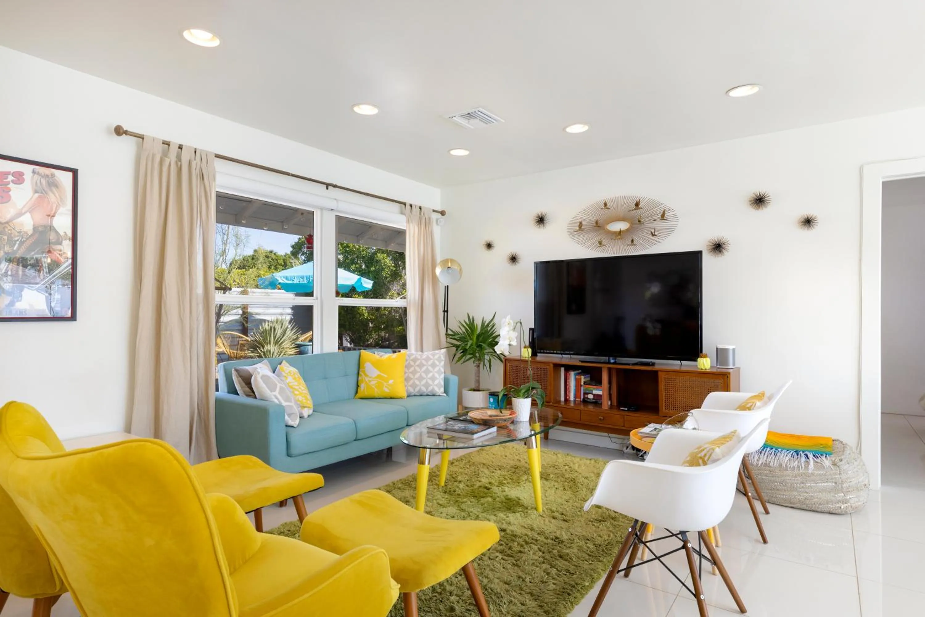 Amarillo House - Luxury Home with Pool & Spa