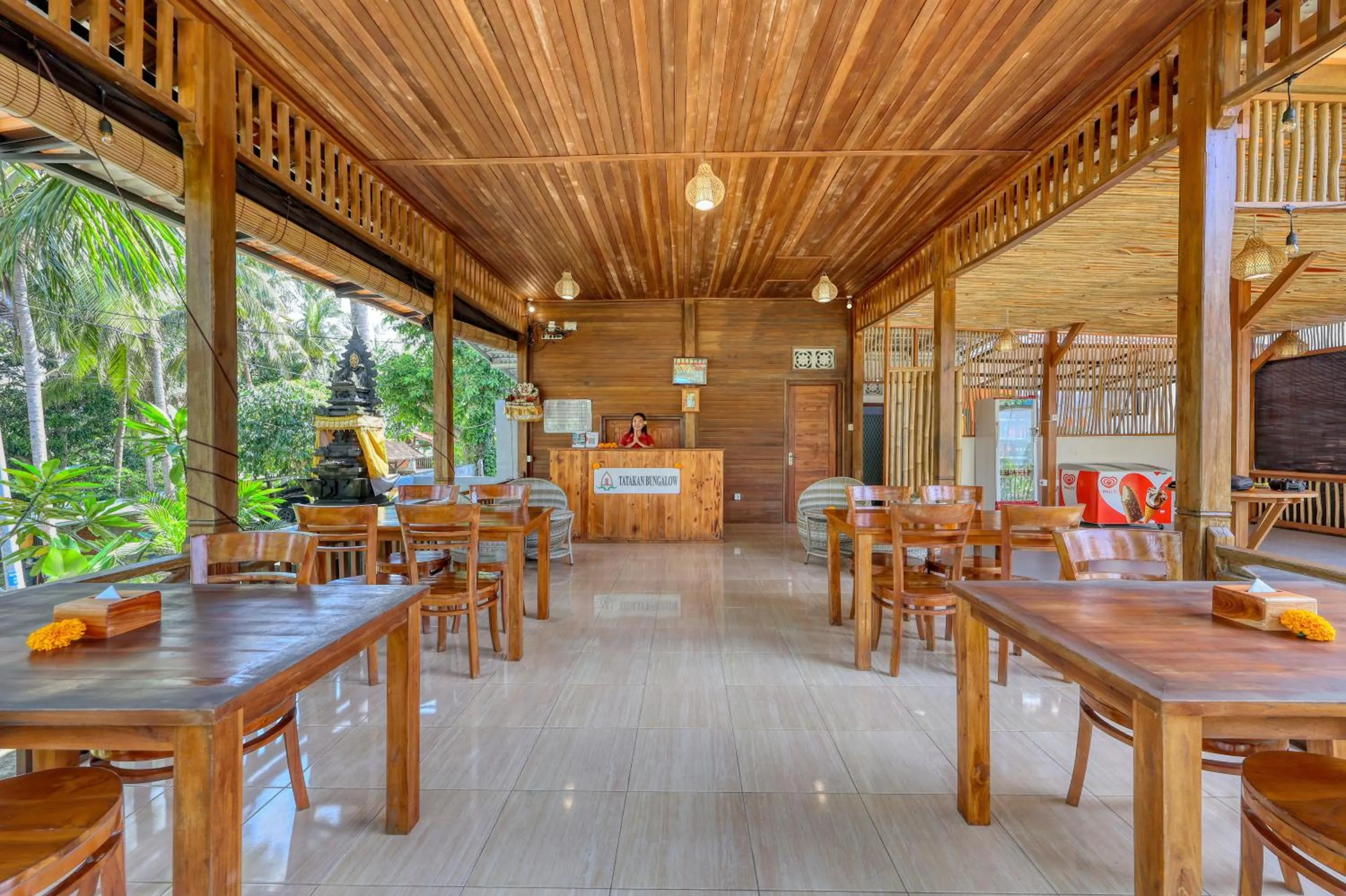 Restaurant/places to eat in Kelingking Tatakan Villa