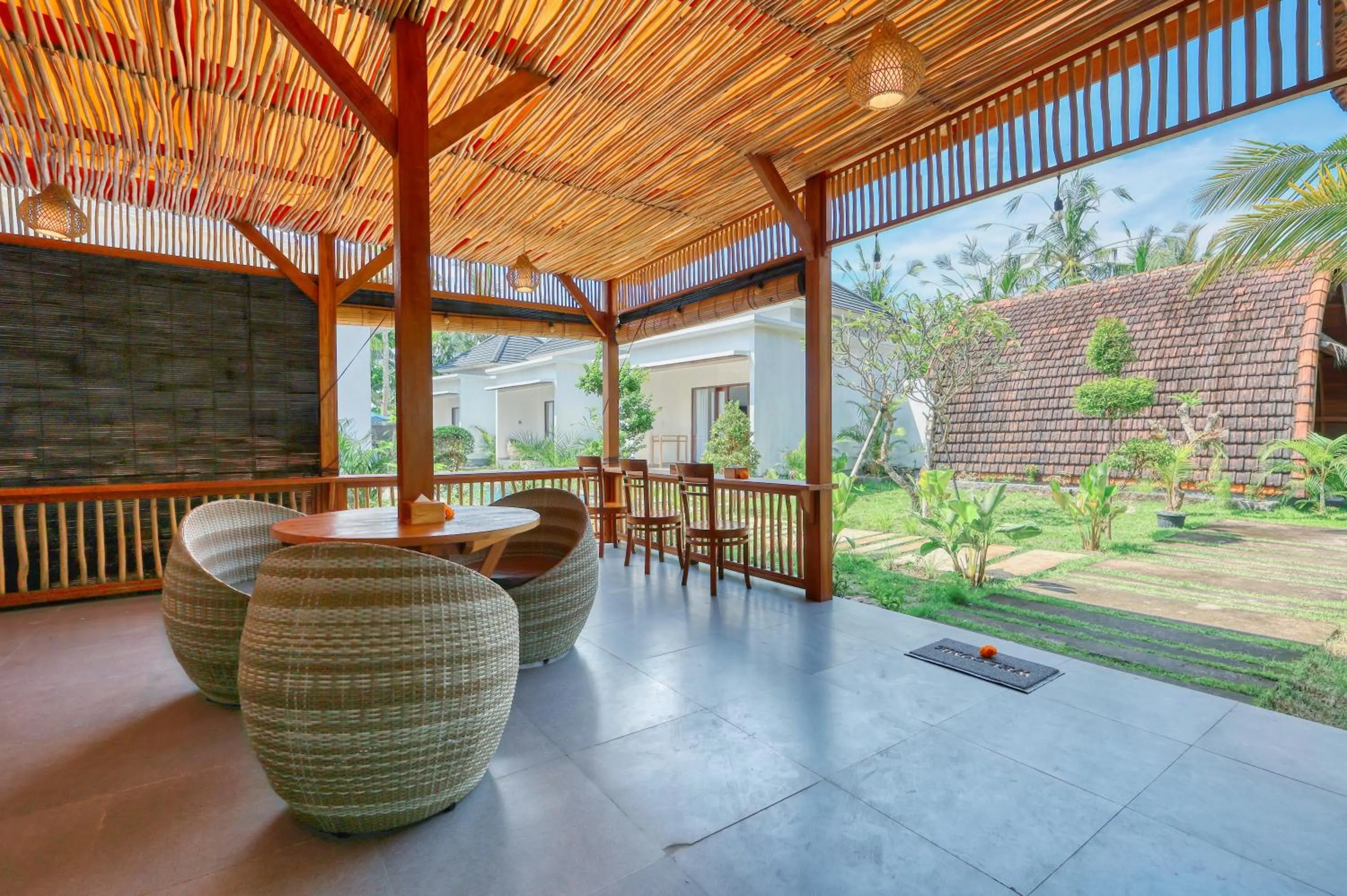 Restaurant/places to eat in Kelingking Tatakan Villa