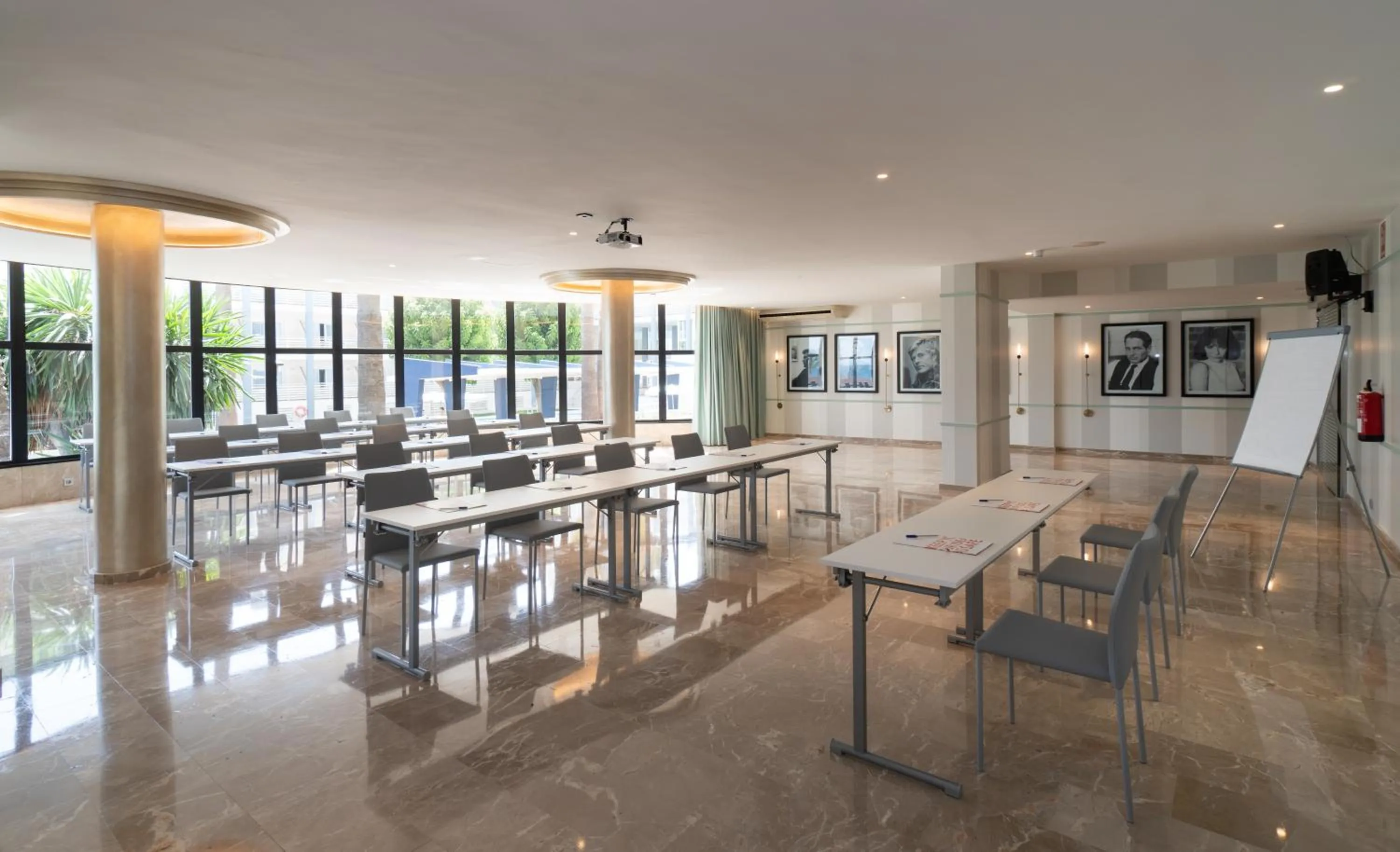 Meeting/conference room in Medplaya Hotel Pez Espada