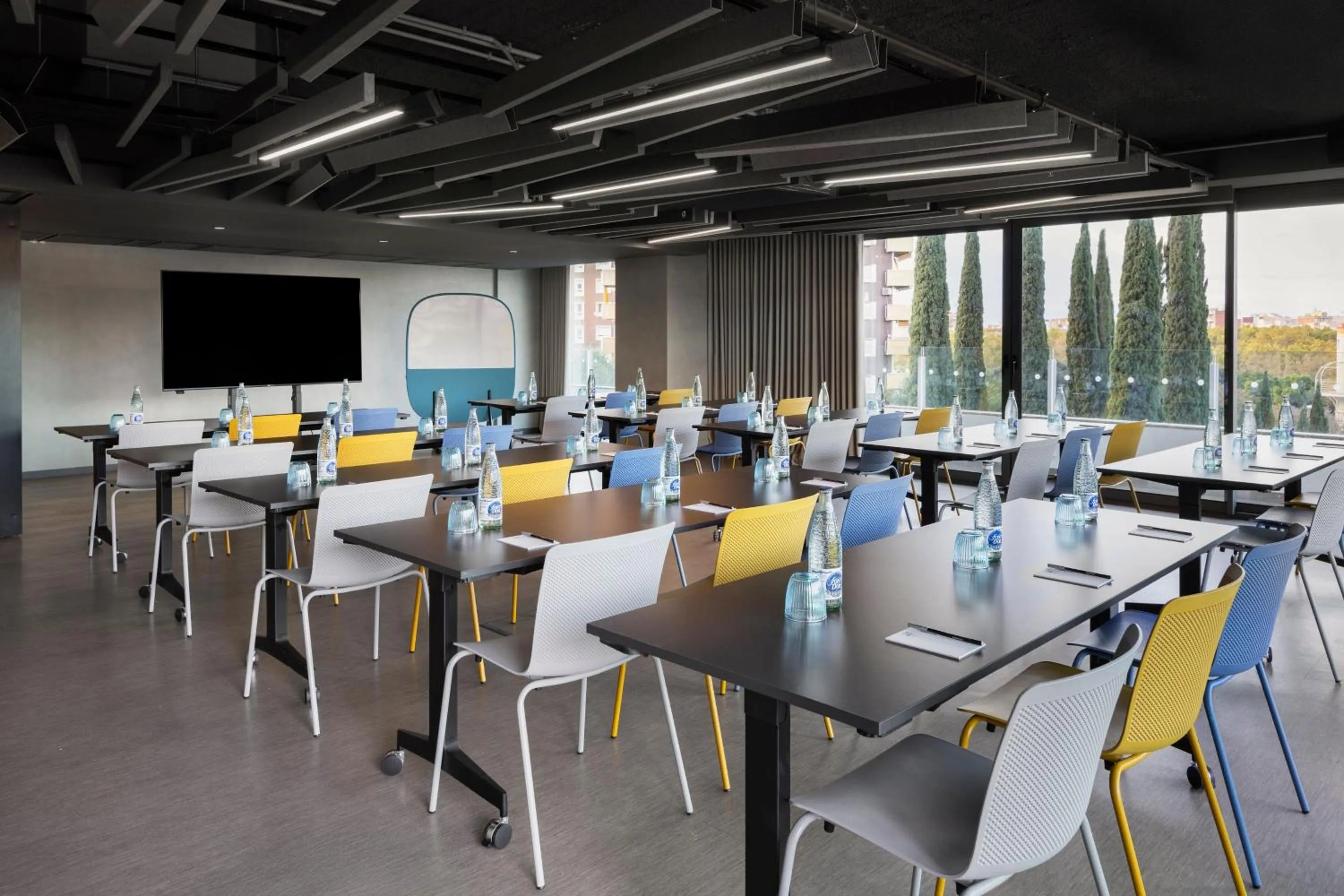 Meeting/conference room in Moxy Barcelona