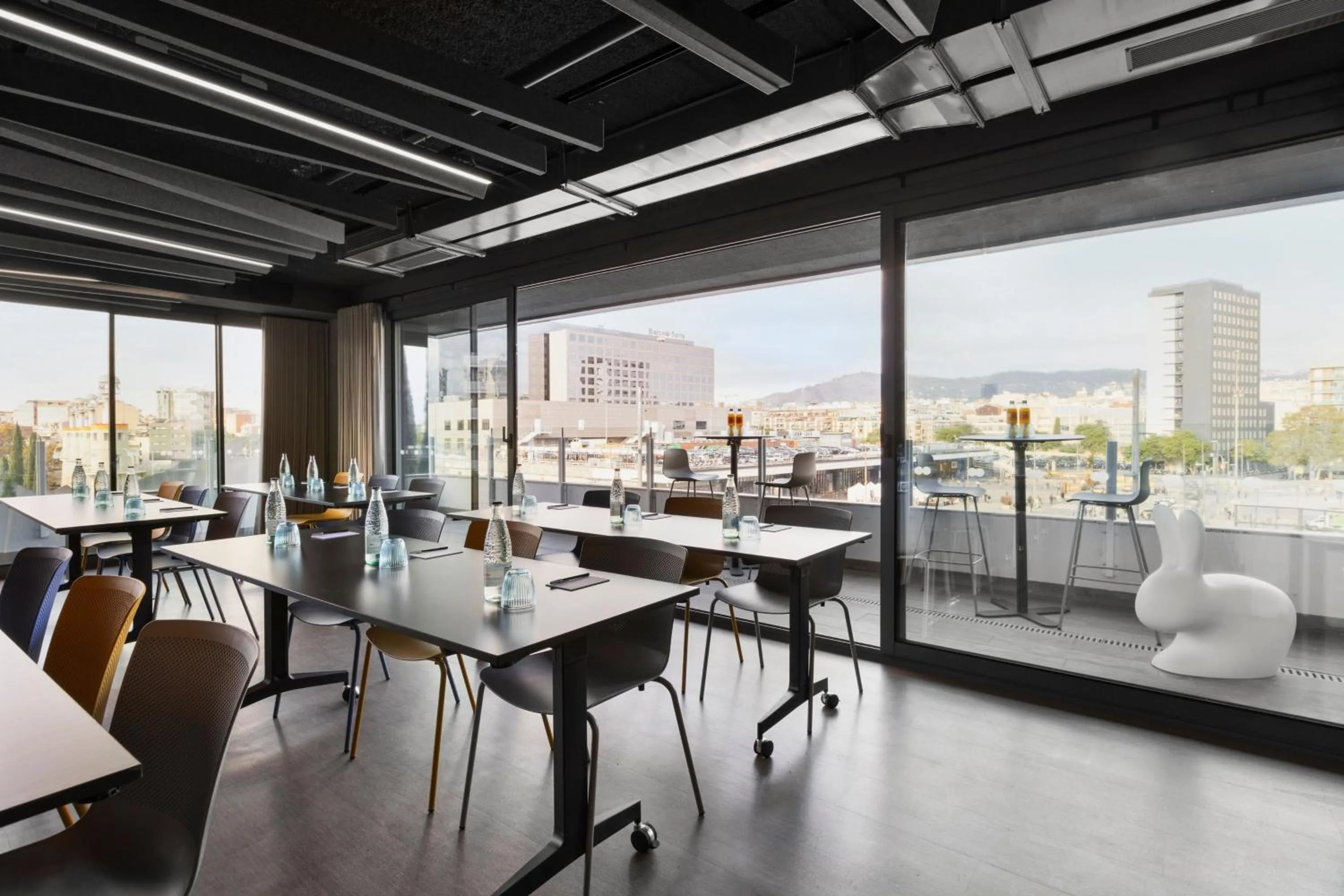 Meeting/conference room in Moxy Barcelona
