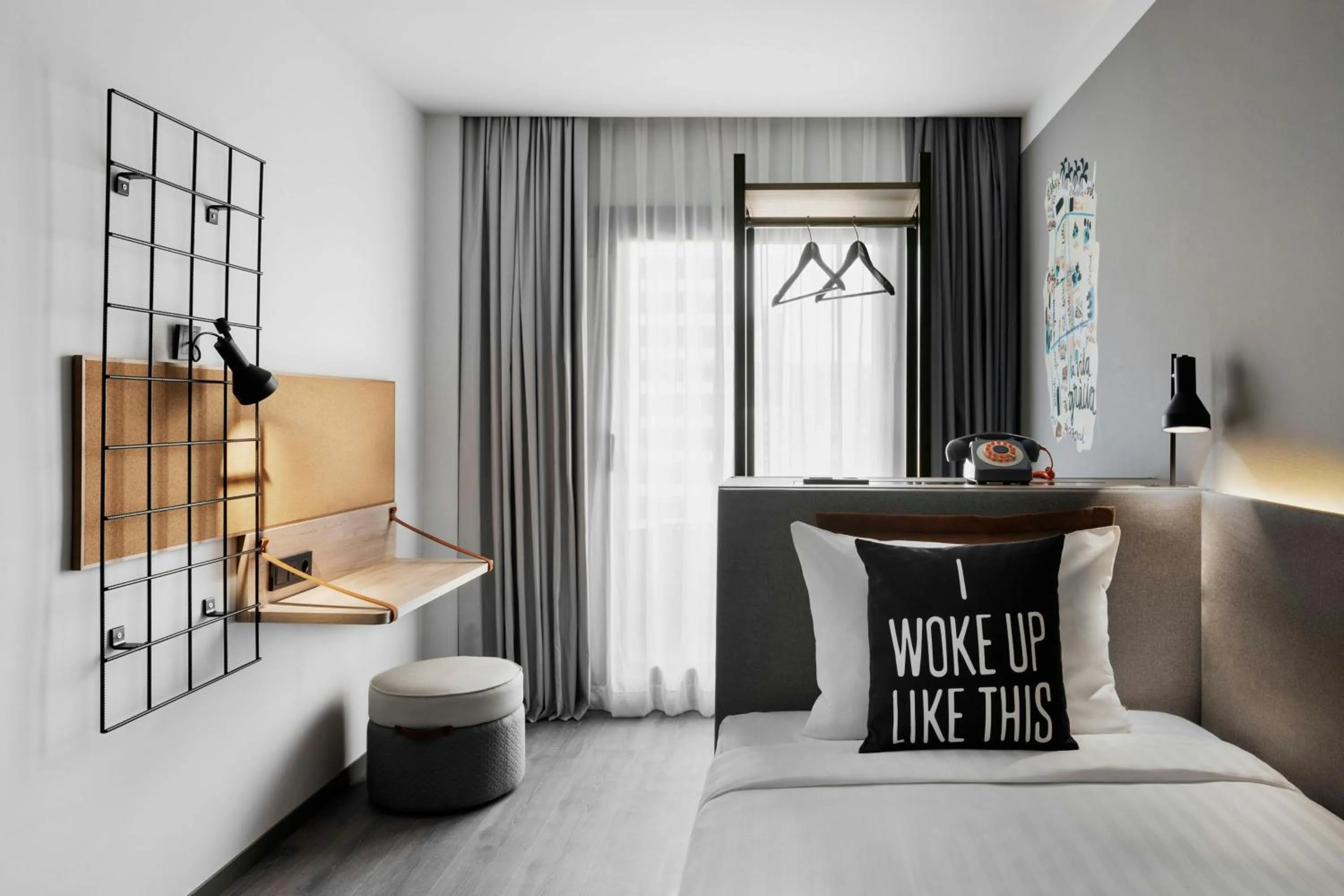 Lounge or bar in Moxy Barcelona