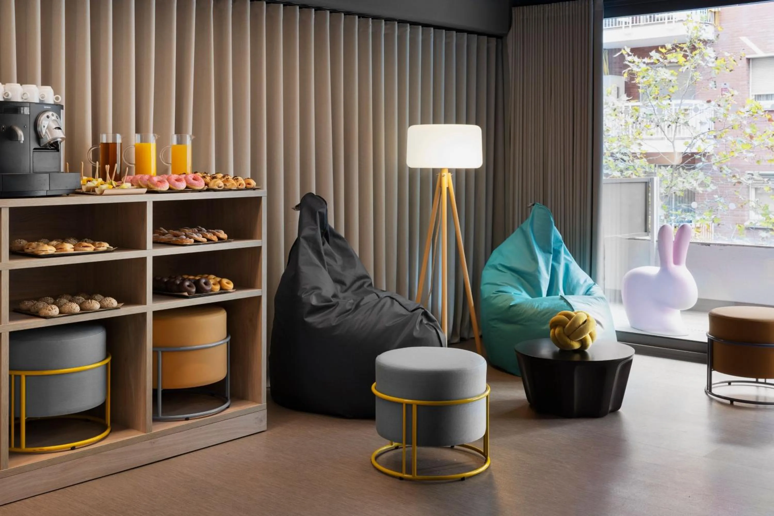 Meeting/conference room in Moxy Barcelona