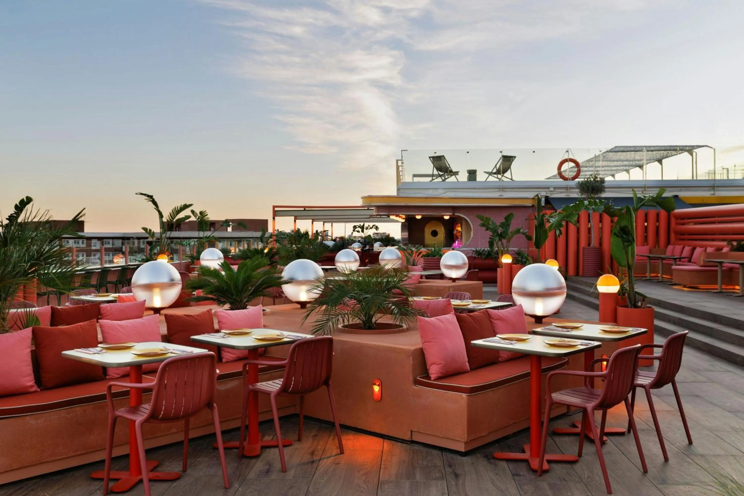 Restaurant/places to eat in Moxy Barcelona