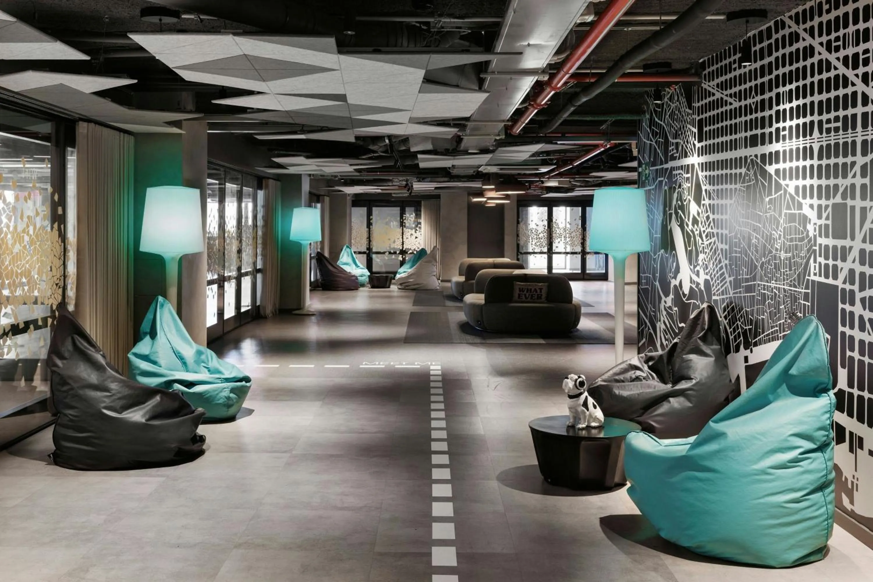 Meeting/conference room in Moxy Barcelona