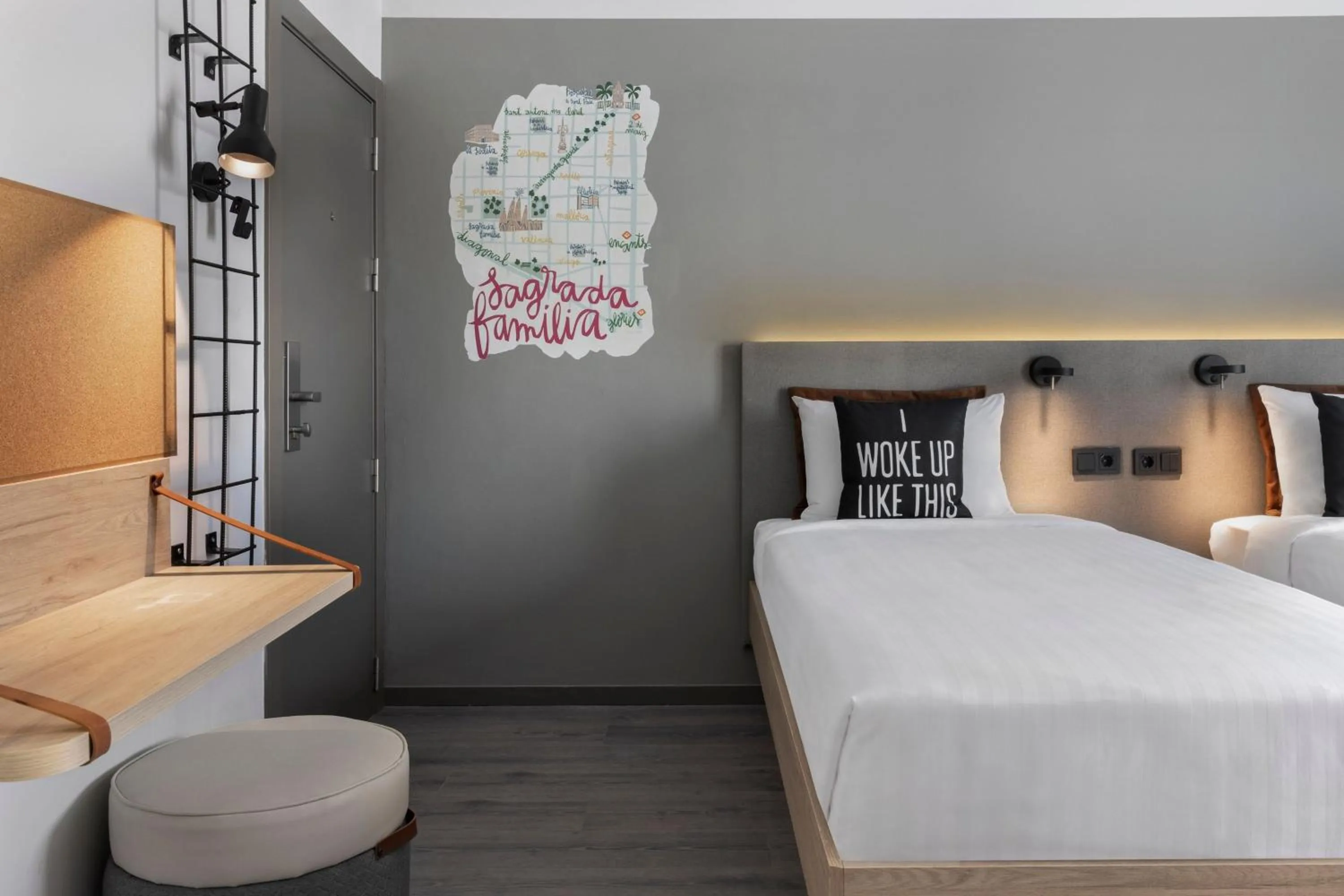 Photo of the whole room, Bed in Moxy Barcelona