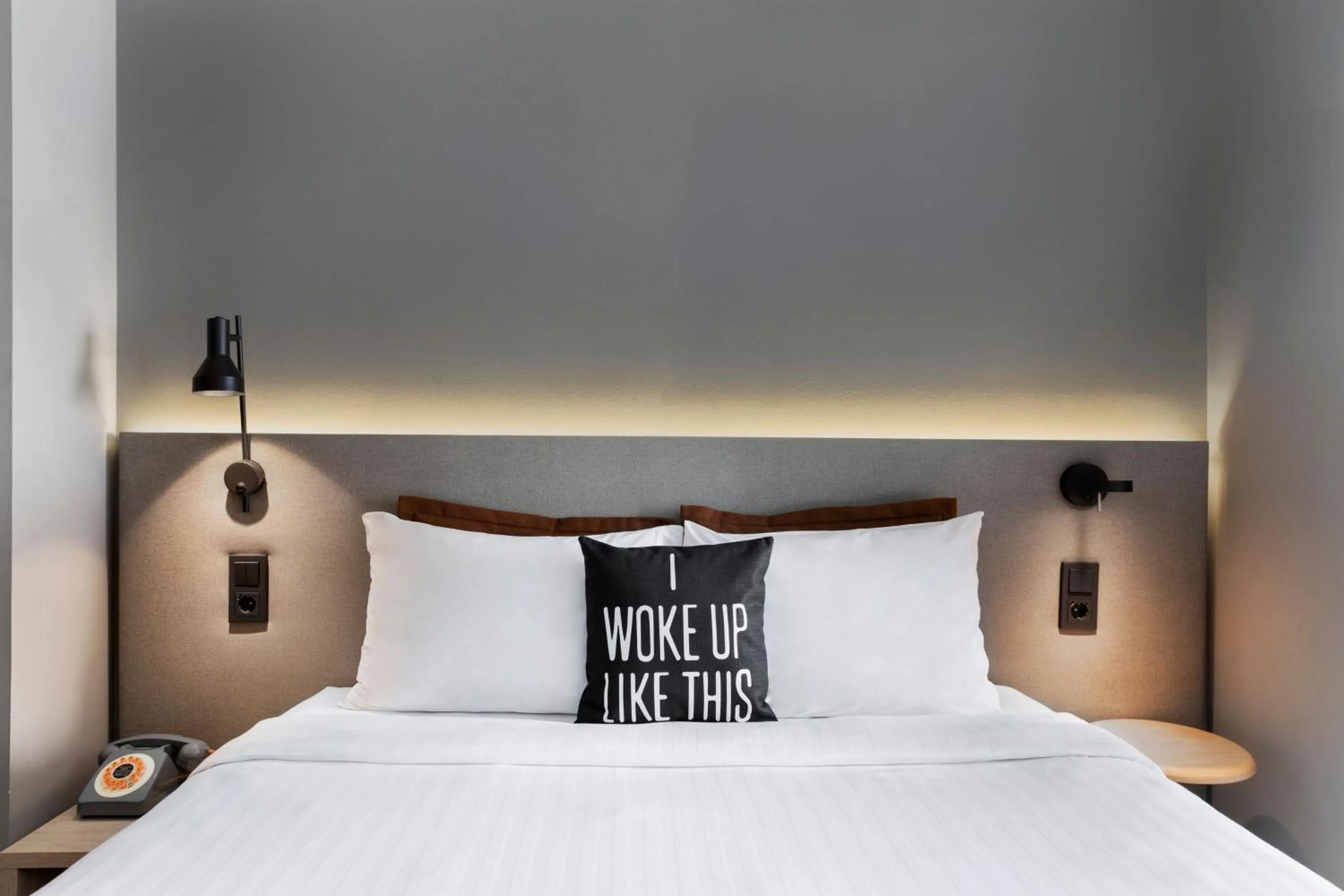 Photo of the whole room, Bed in Moxy Barcelona