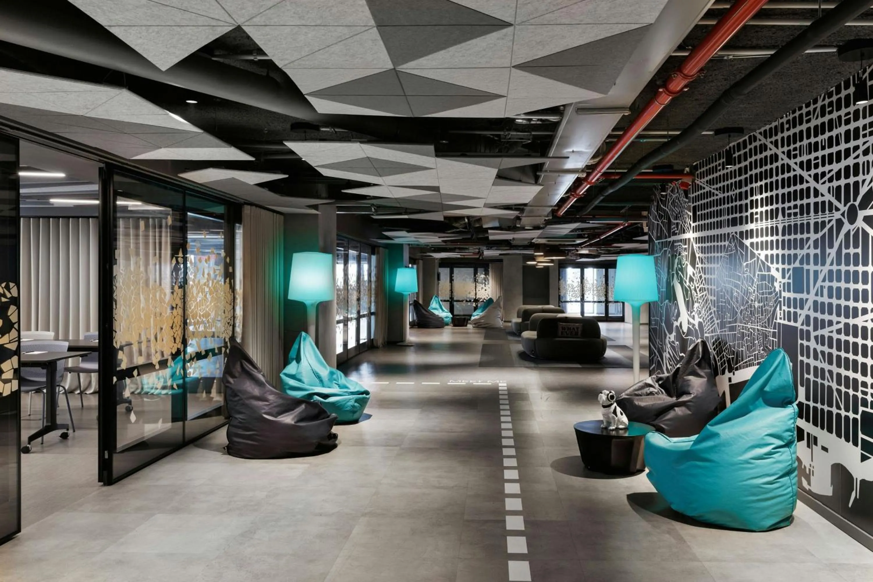 Meeting/conference room in Moxy Barcelona