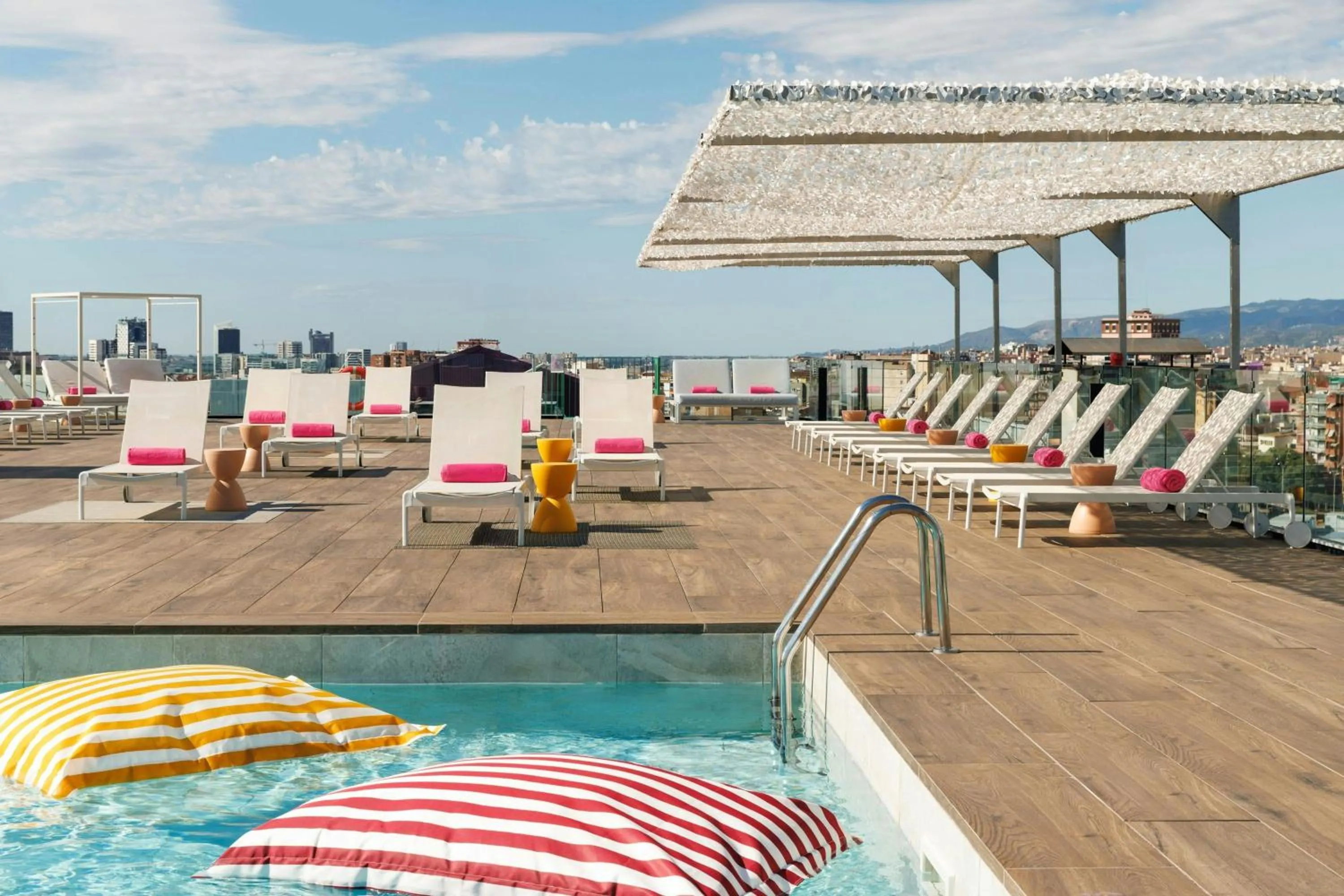 Swimming pool in Moxy Barcelona