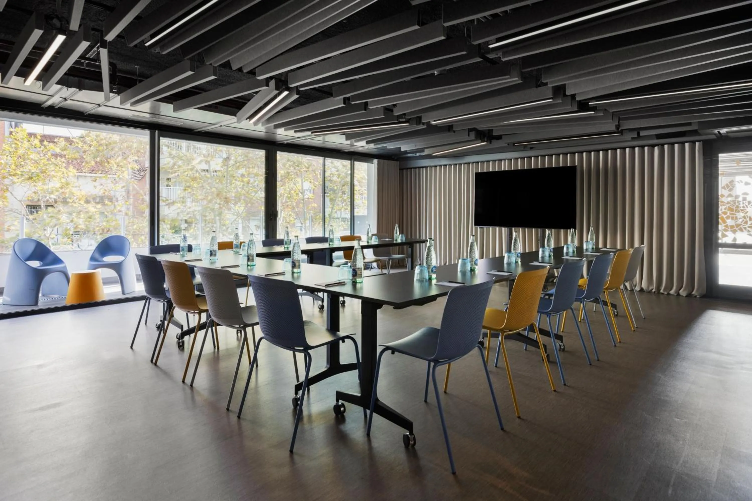 Meeting/conference room in Moxy Barcelona