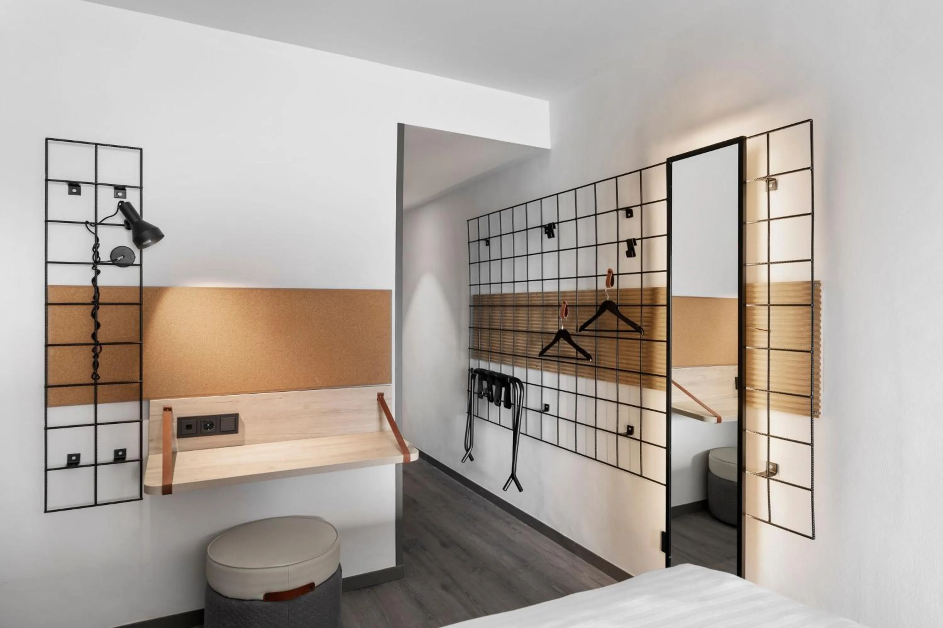 Photo of the whole room, Bed in Moxy Barcelona