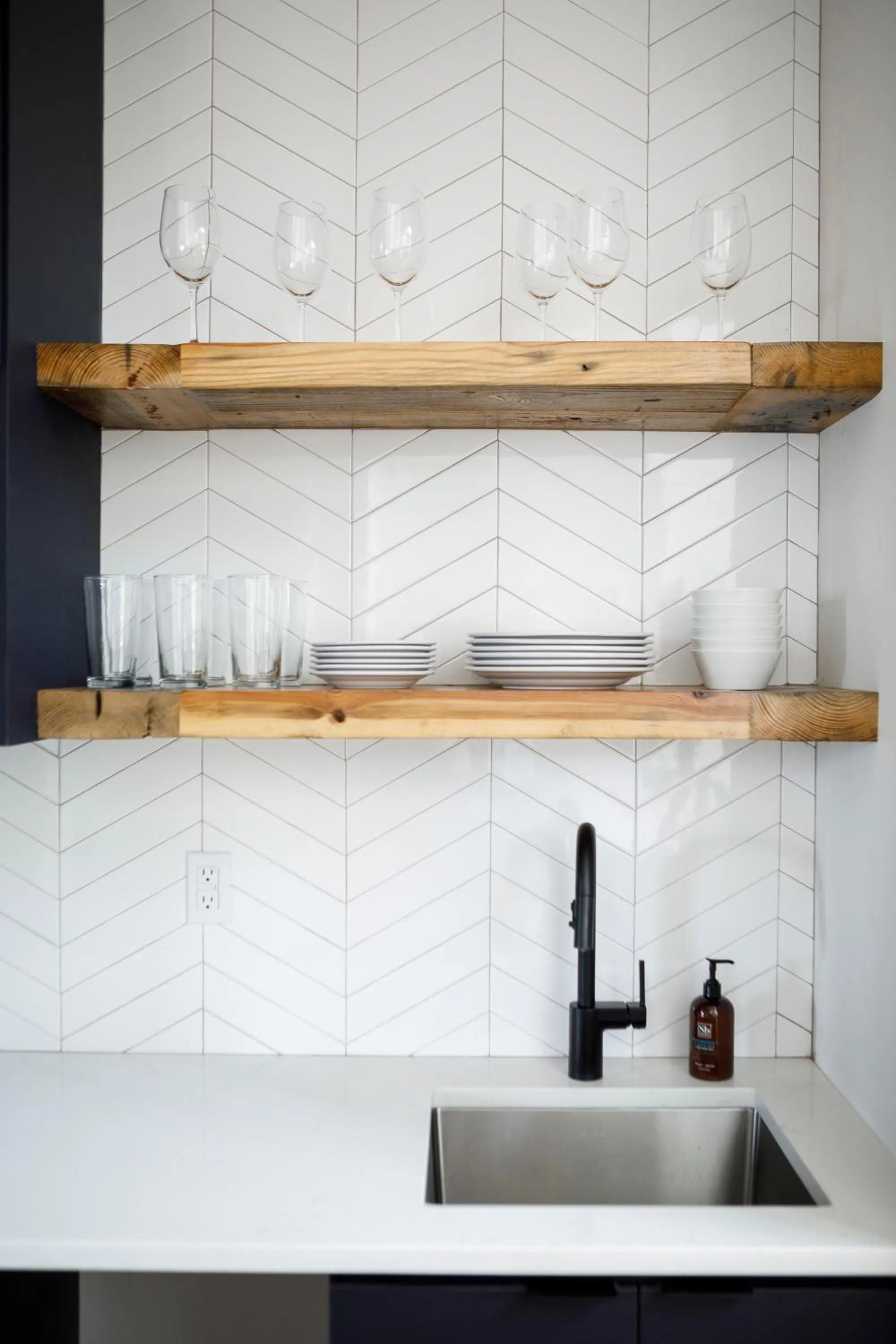 Kitchen or kitchenette in The Station by Compo Hotels