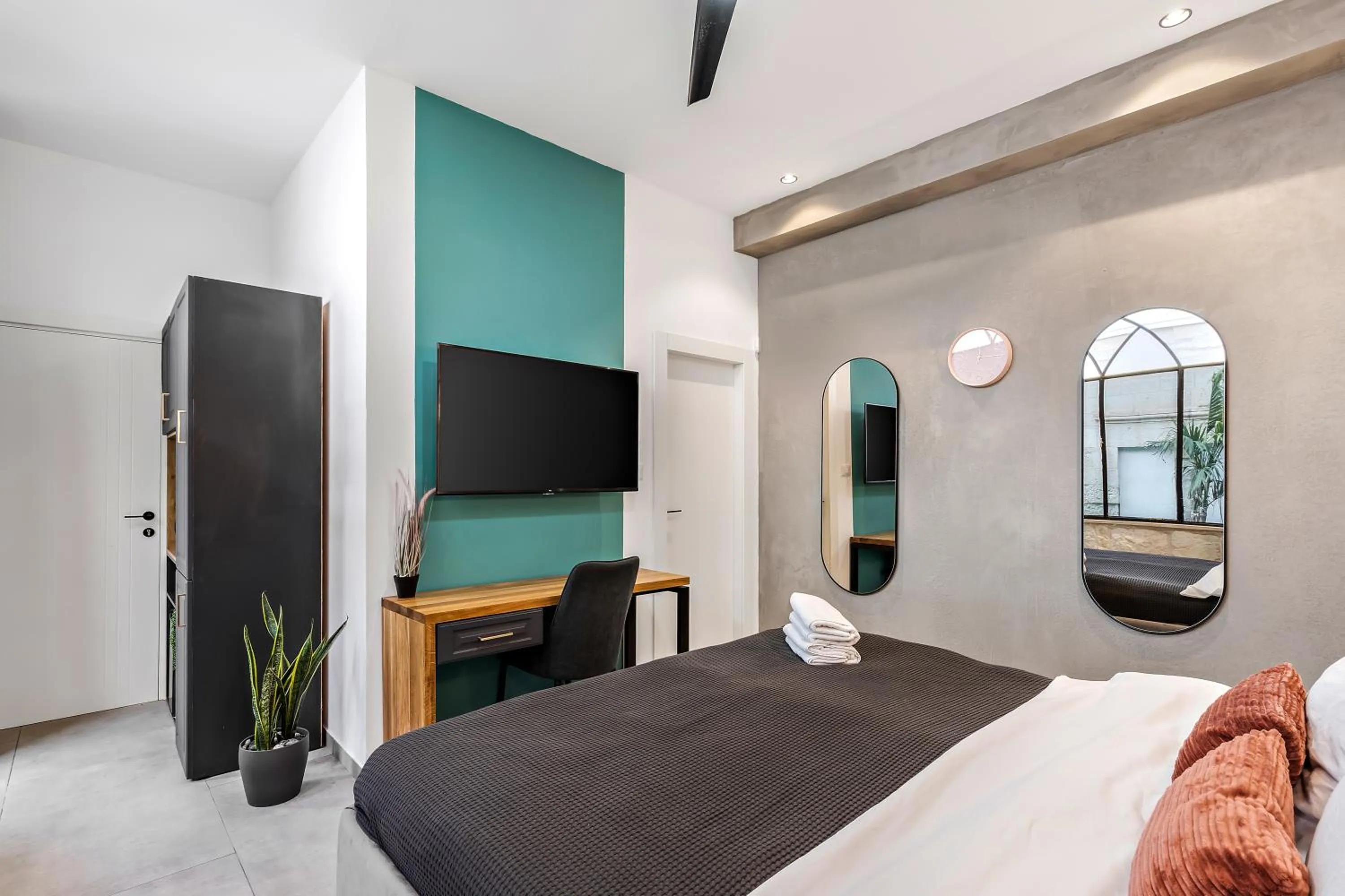 Bed in Old City Boutique - By La Finca Hotels