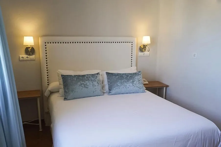 Bedroom, Bed in Hotel Rosaleda Don Pedro