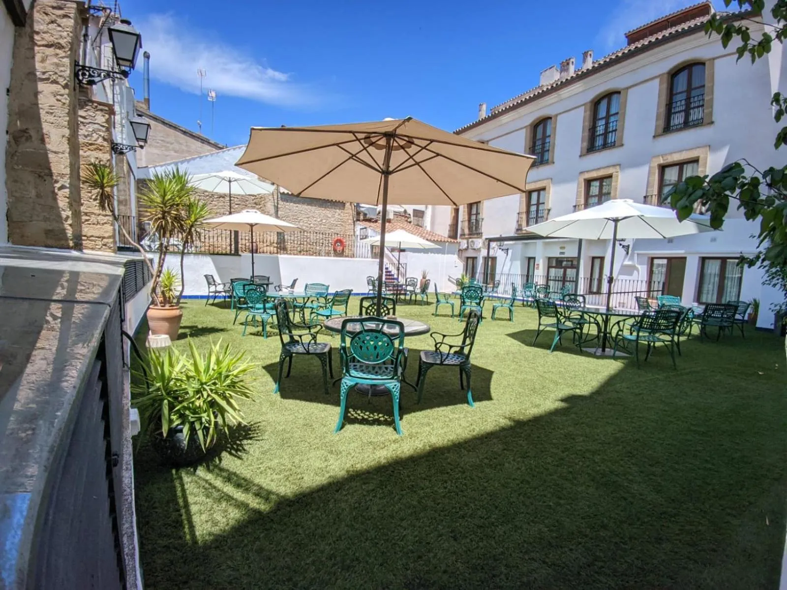 Swimming pool in Hotel Rosaleda Don Pedro