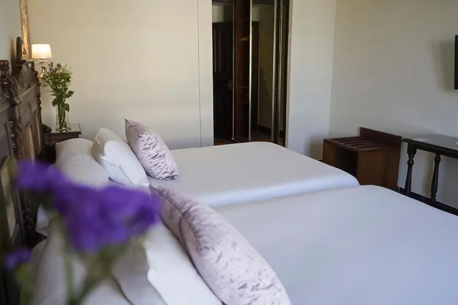 Property building, Bed in Hotel Rosaleda Don Pedro