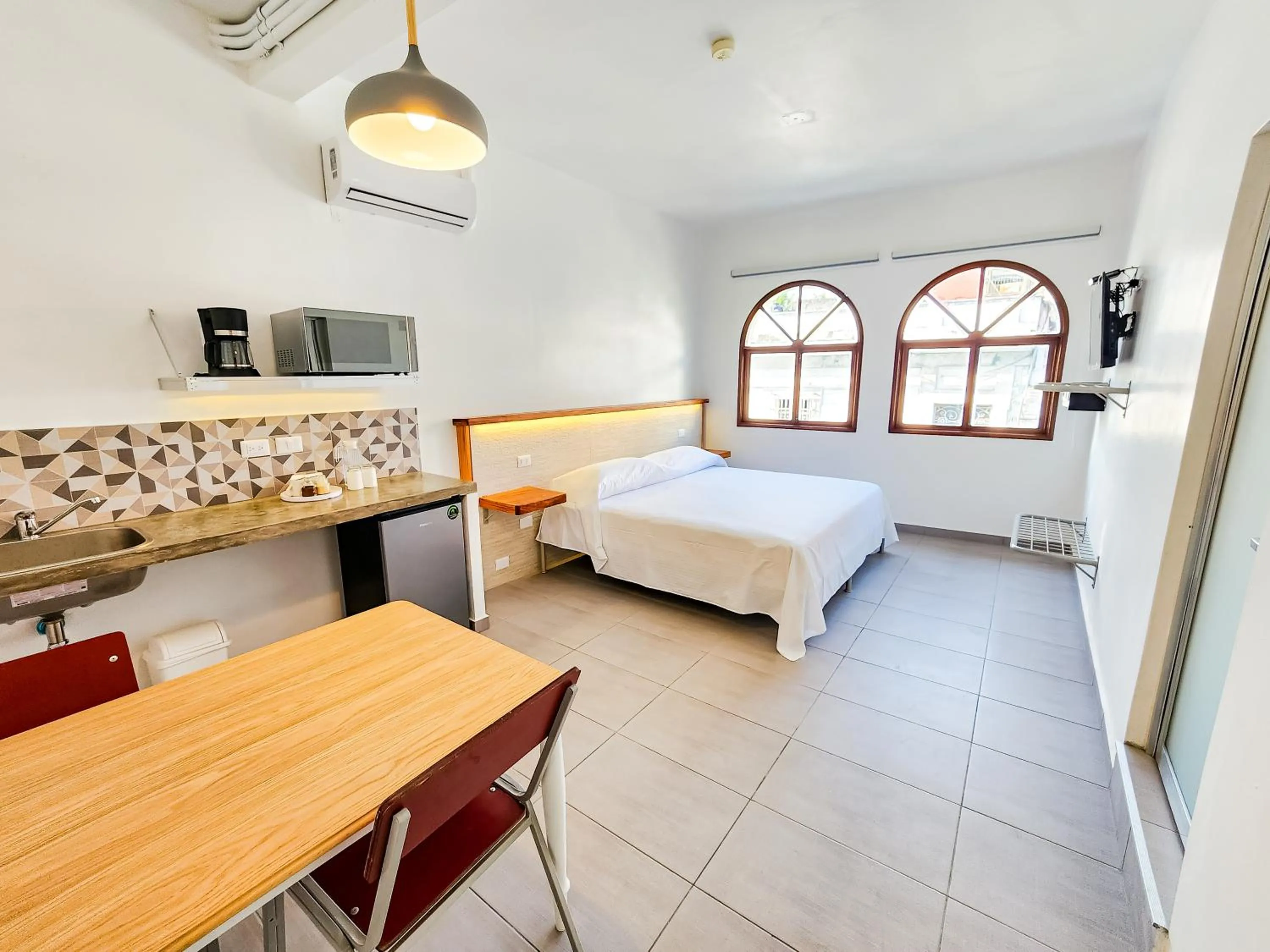 Photo of the whole room, Bed in Niebla Suites