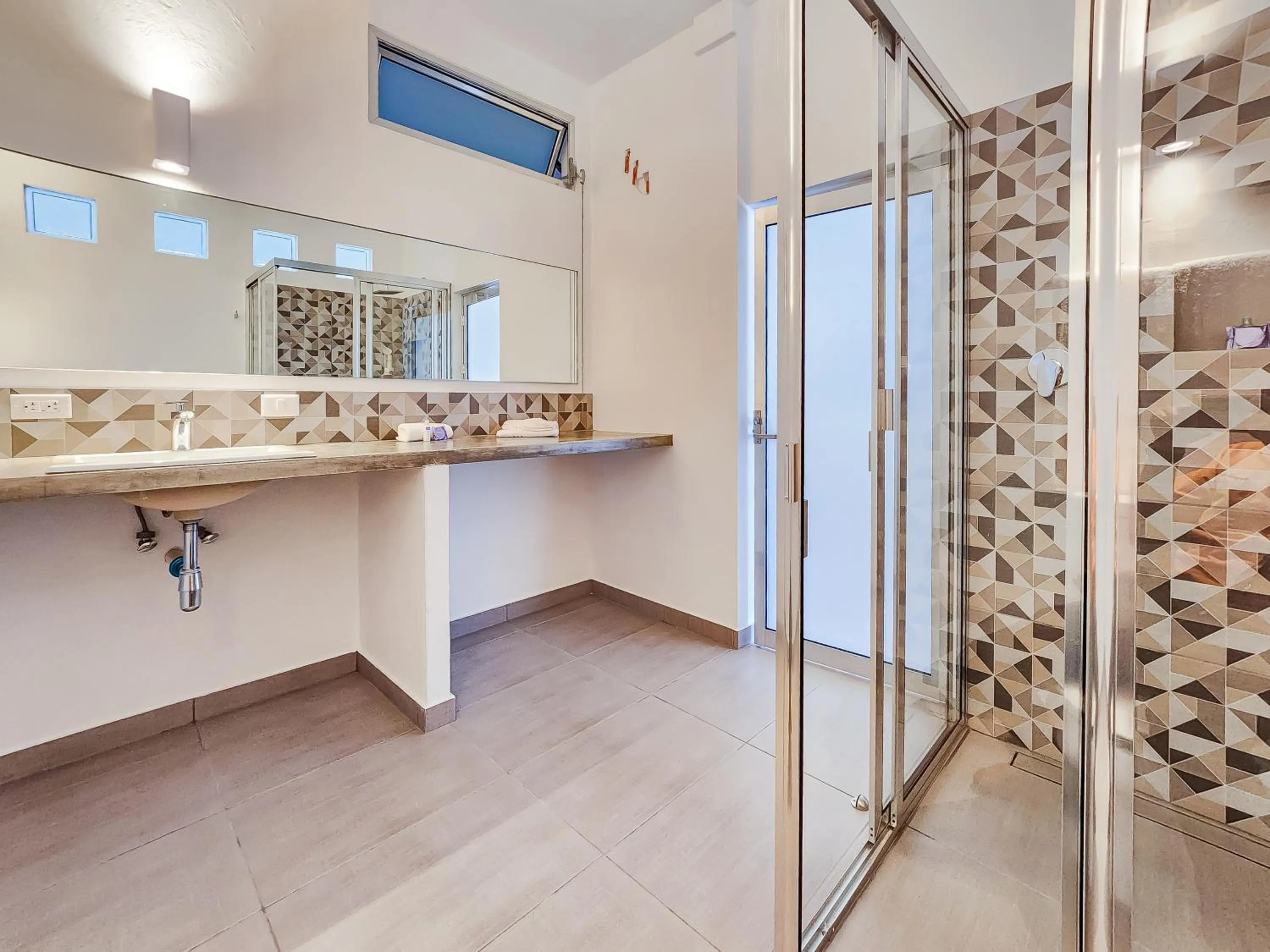 Bathroom in Niebla Suites