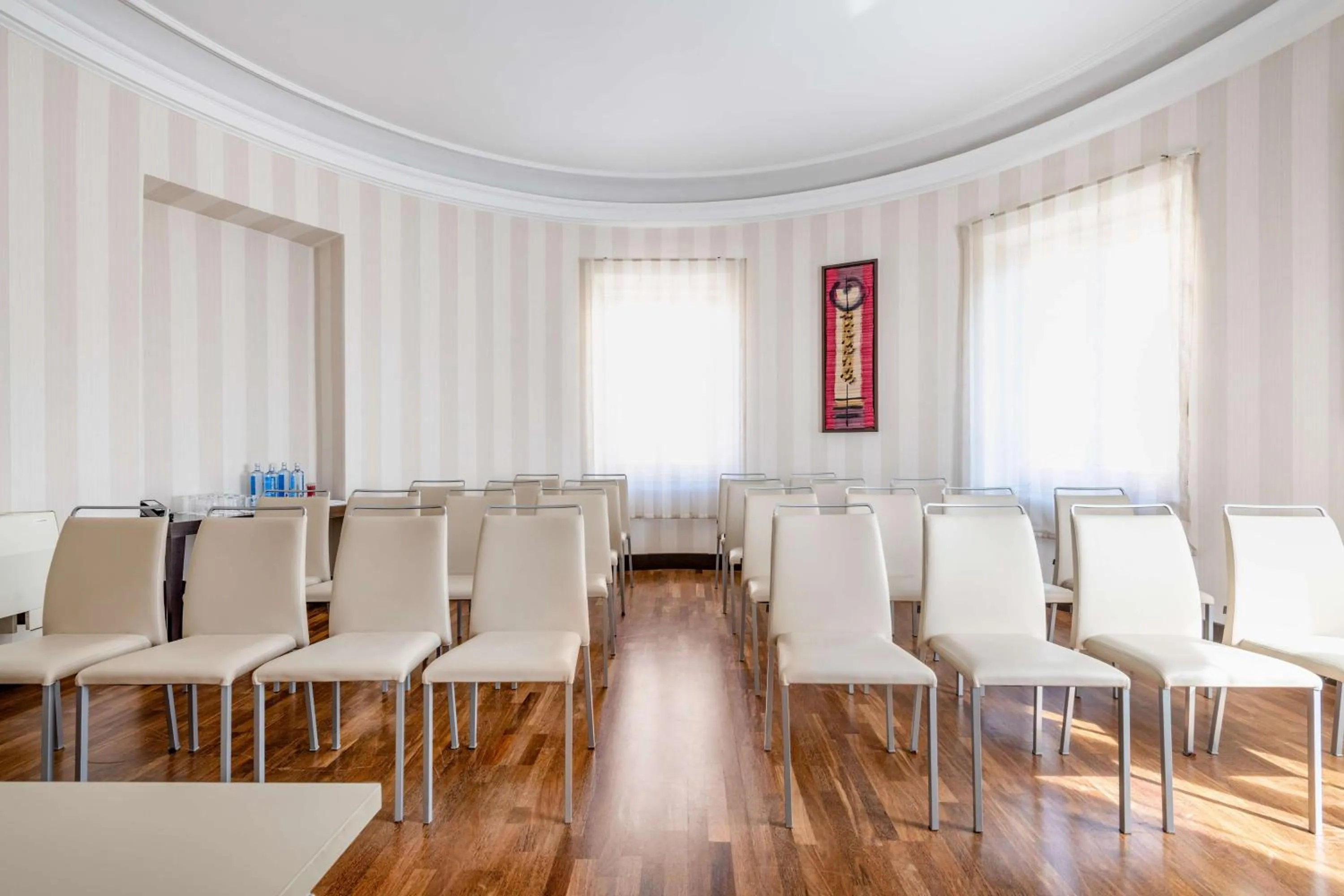 Meeting/conference room in NH Collection Victoria