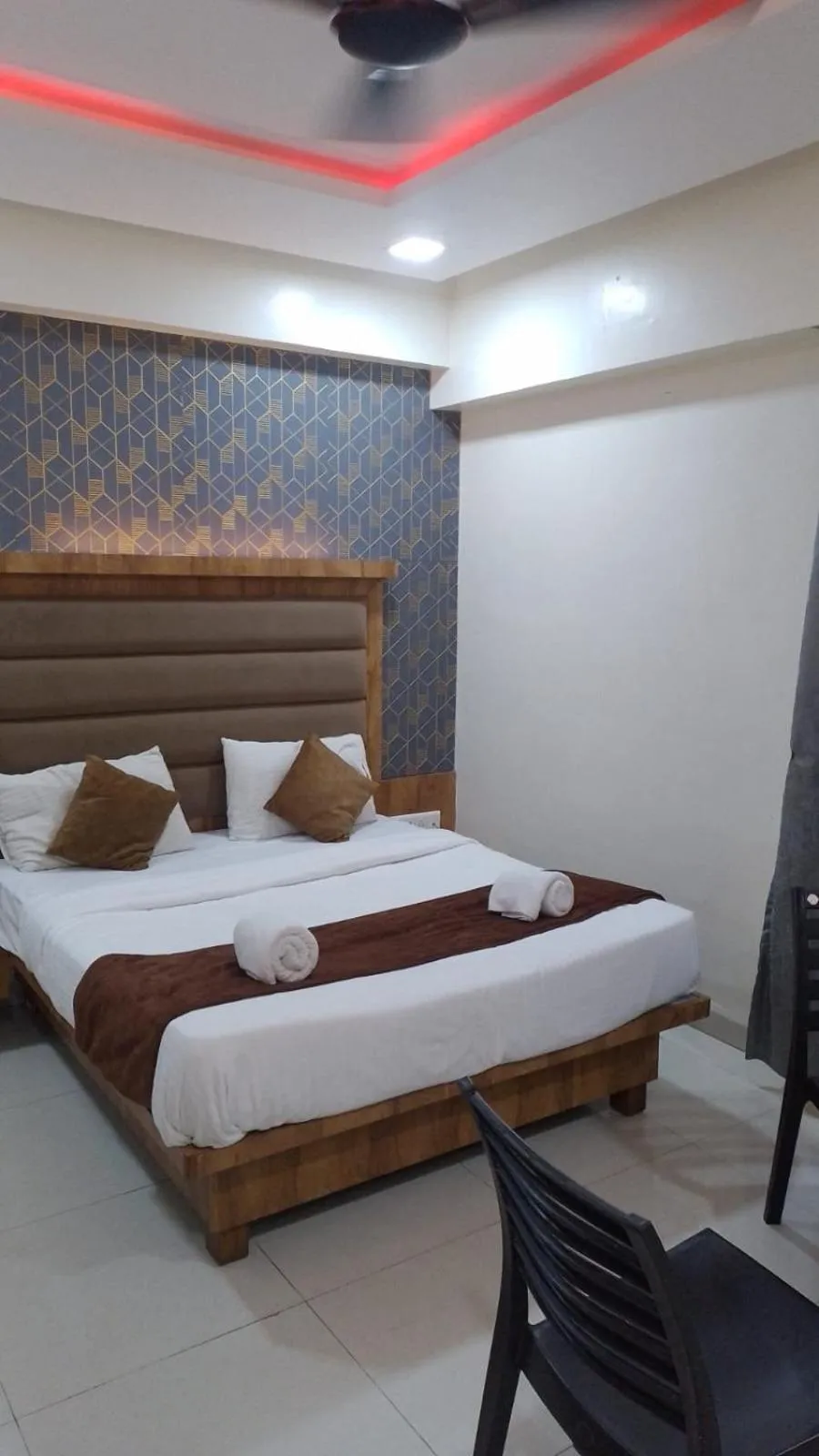 Bed in Sun Inn Residency Rabale