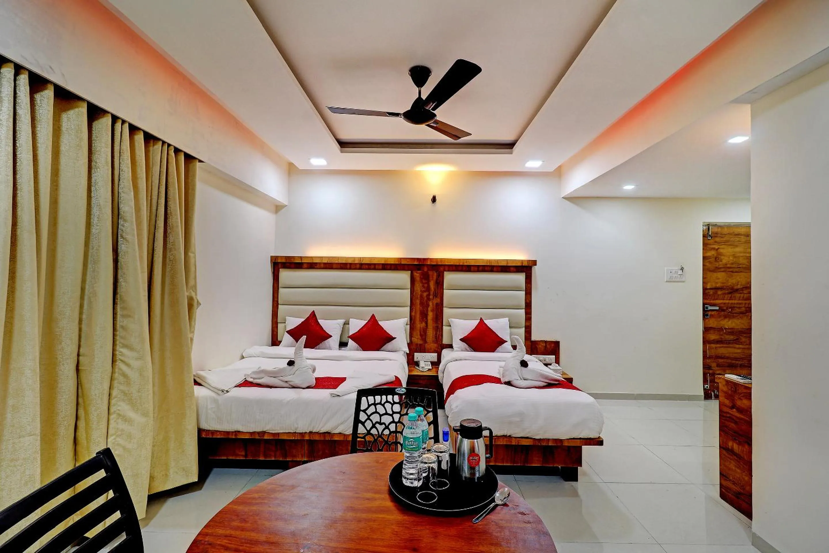 Bed in Sun Inn Residency Rabale