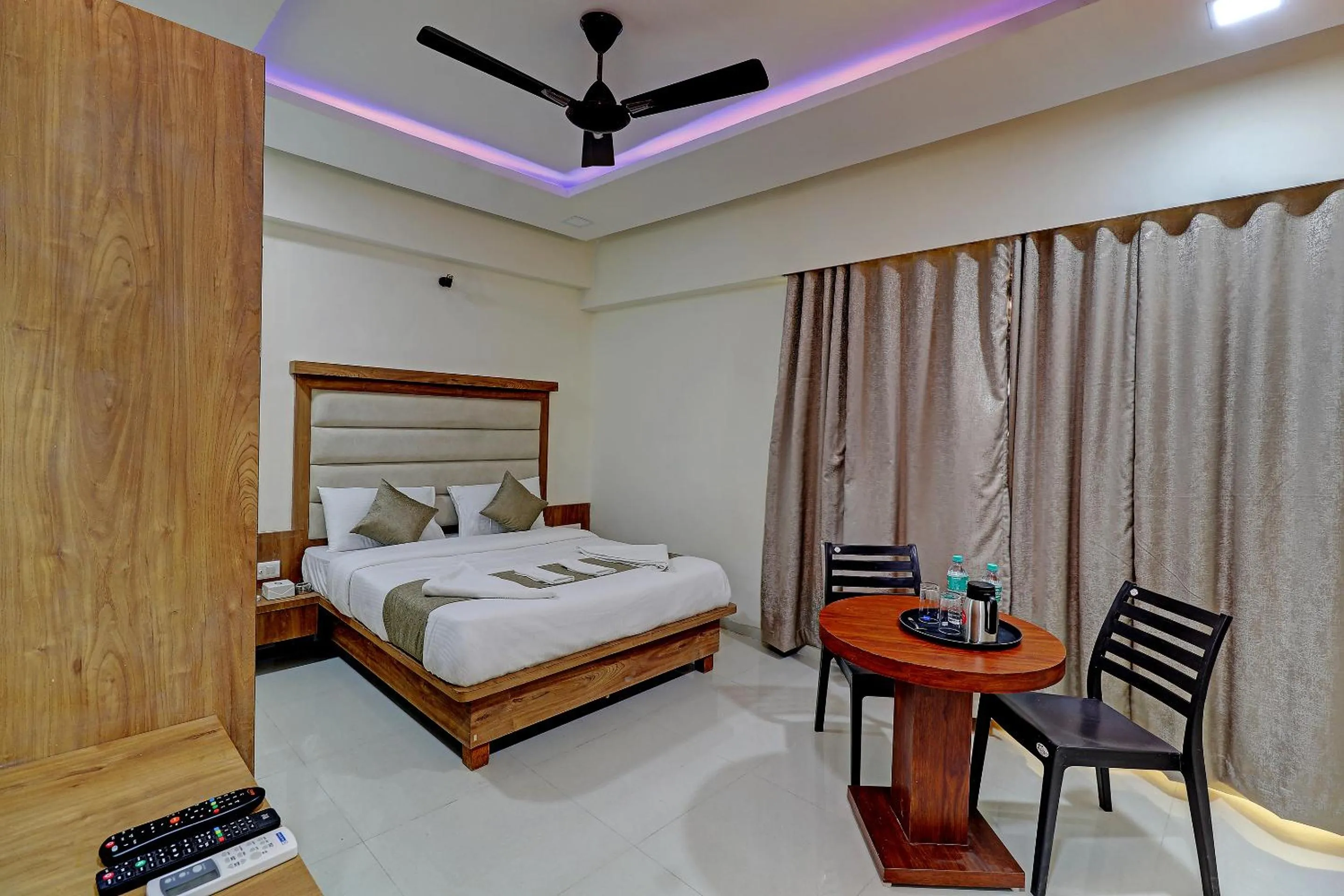 Bed in Sun Inn Residency Rabale