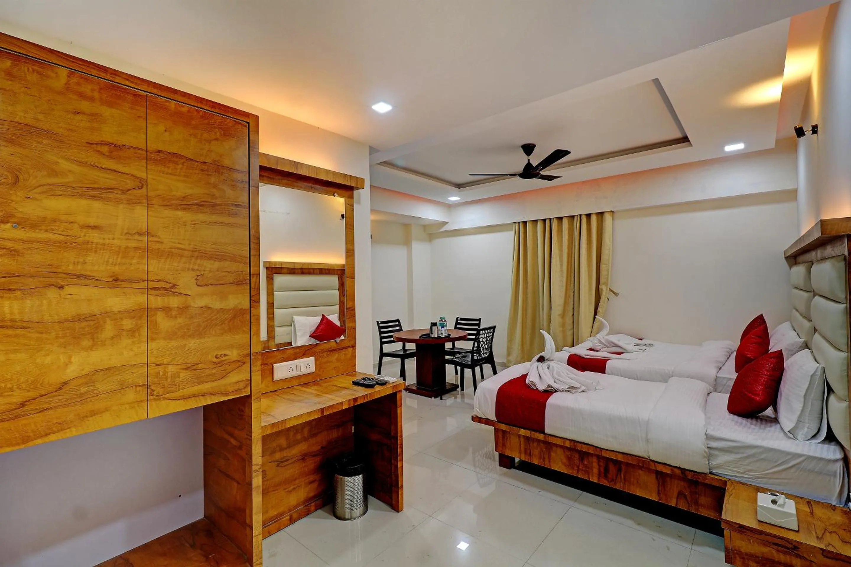 Bed in Sun Inn Residency Rabale