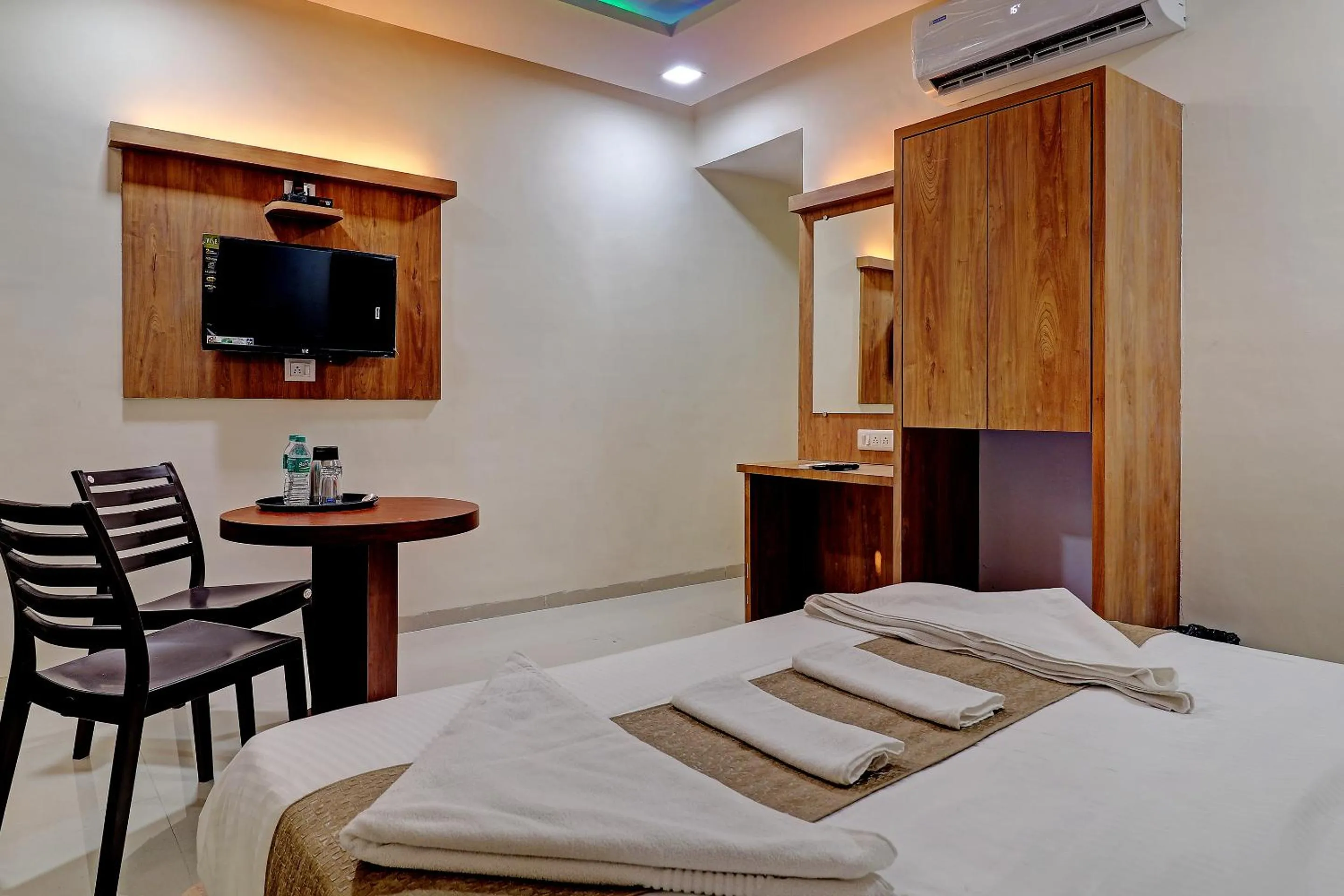 Bed in Sun Inn Residency Rabale