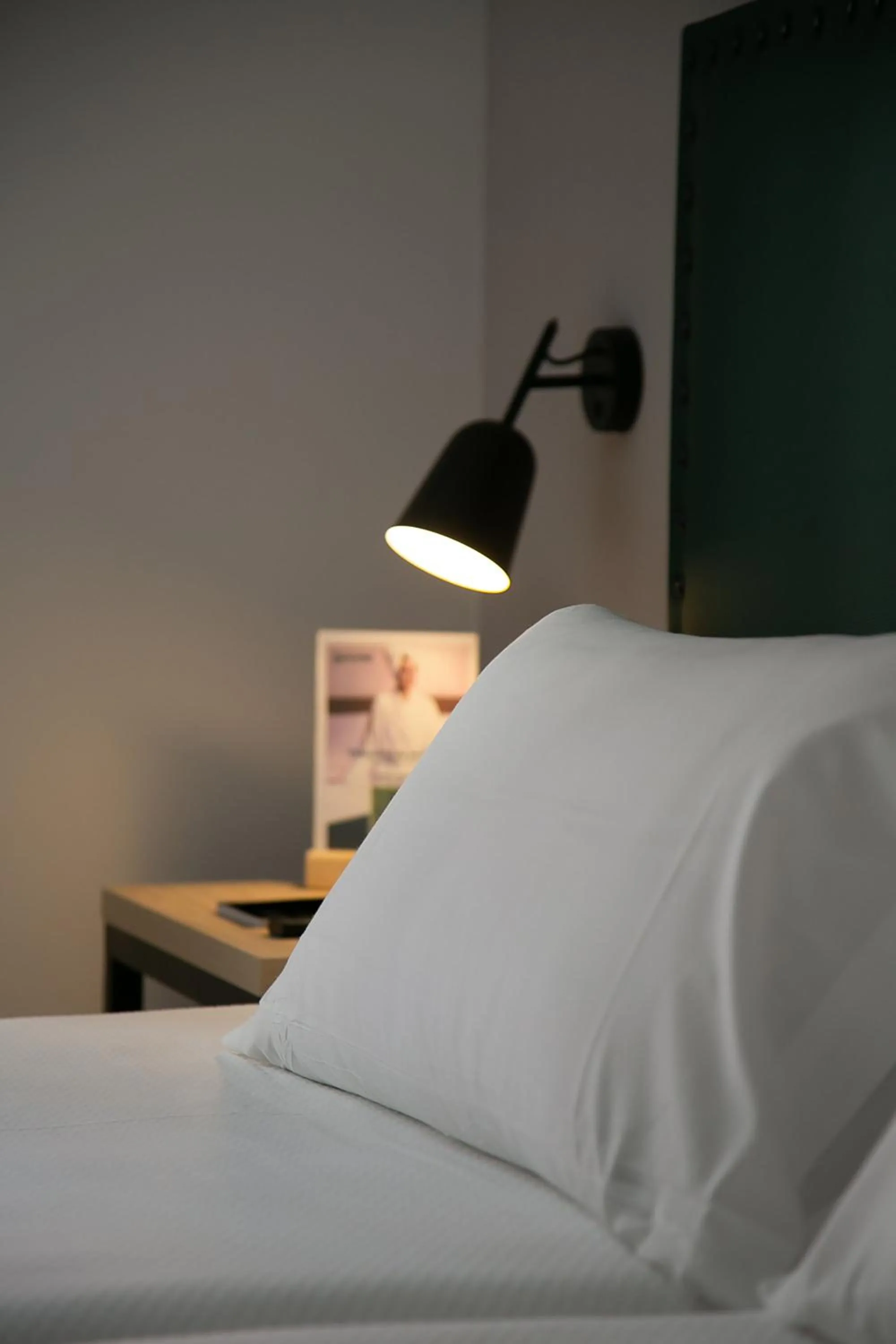 Photo of the whole room, Bed in Sercotel Las Casas de los Mercaderes