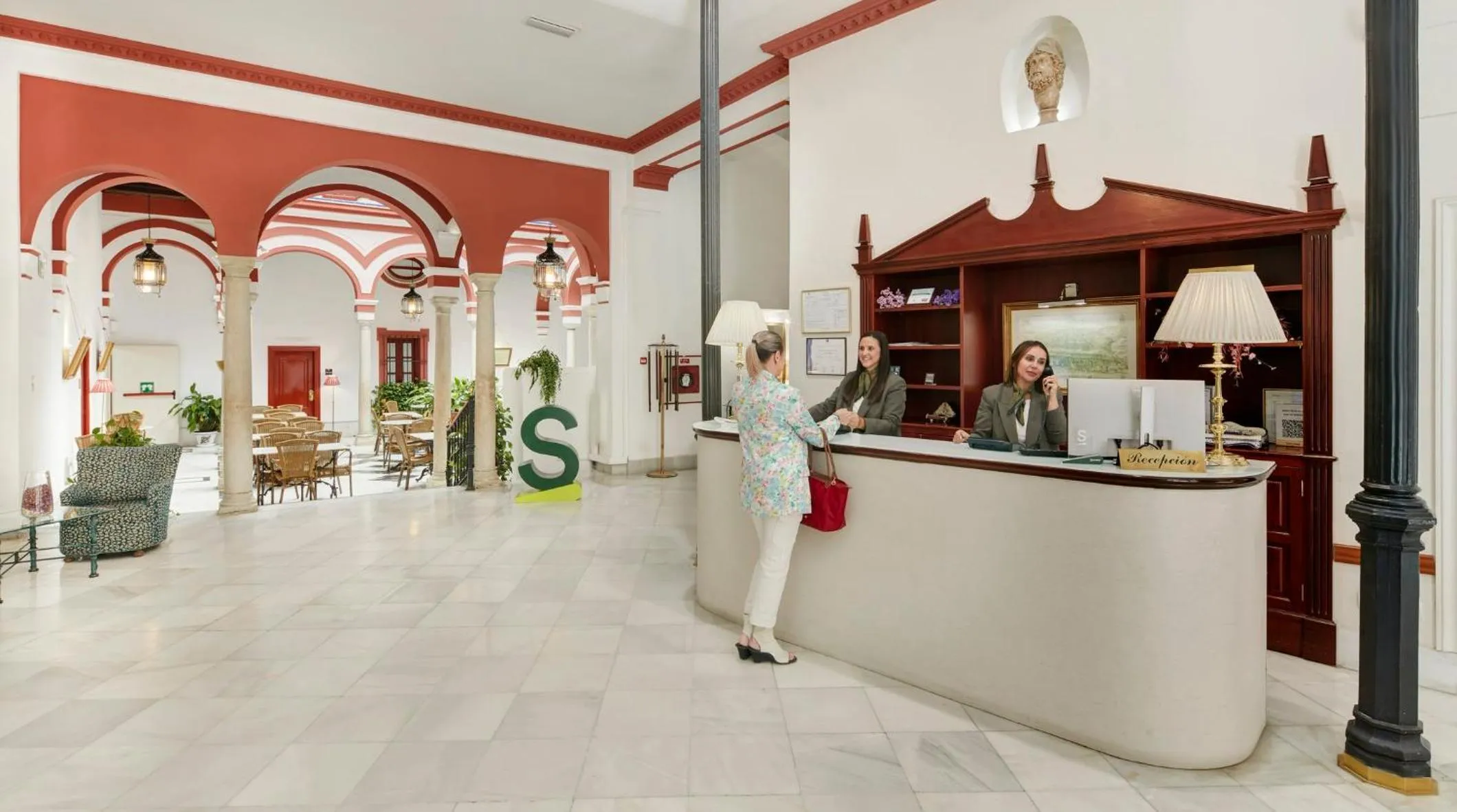 Lobby or reception in Sercotel Las Casas de los Mercaderes