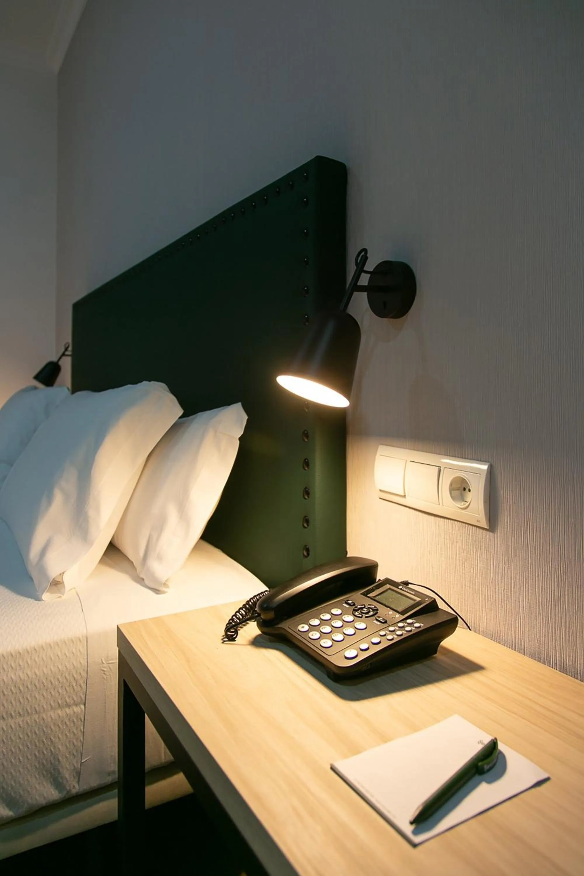 Photo of the whole room, Bed in Sercotel Las Casas de los Mercaderes