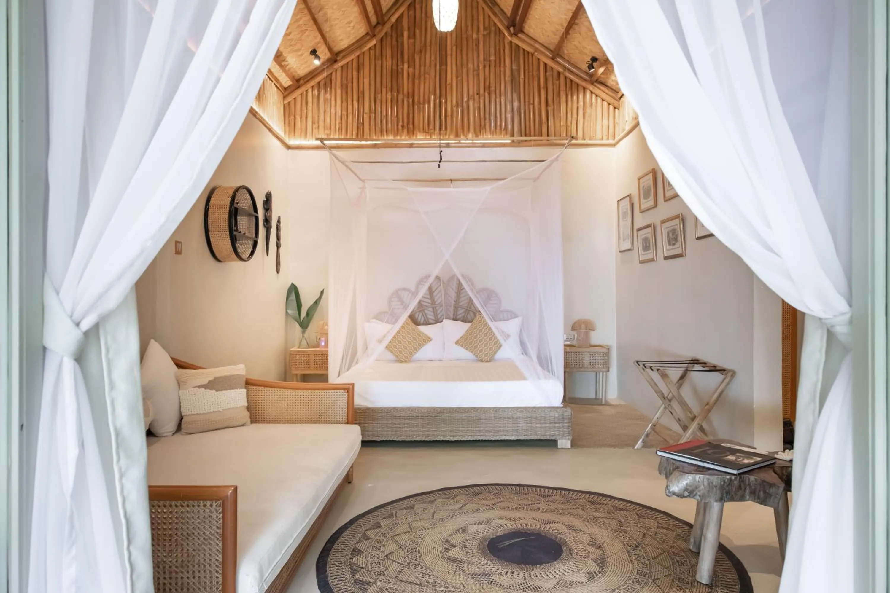 Photo of the whole room, Bed in The Beach House Ocam Ocam