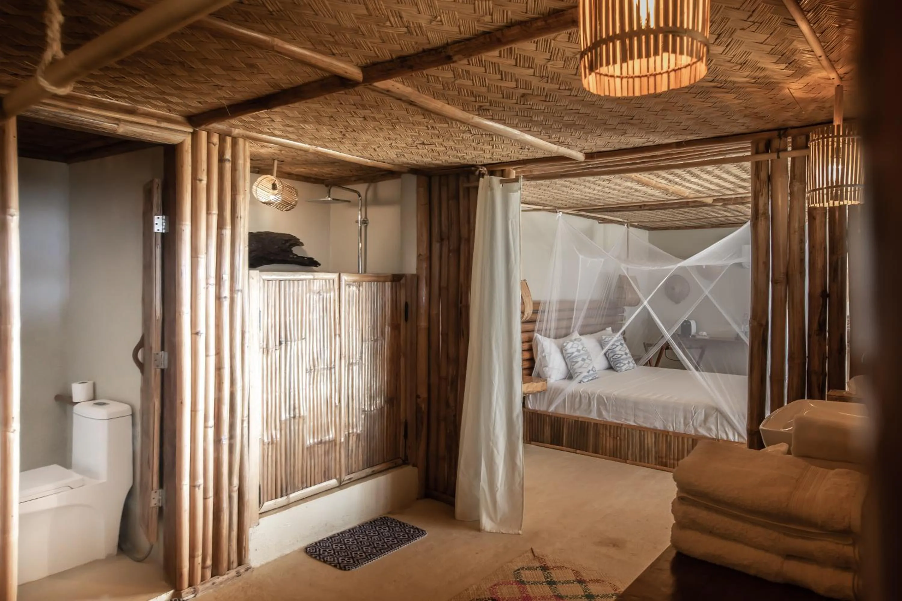 Bathroom, Bed in The Beach House Ocam Ocam