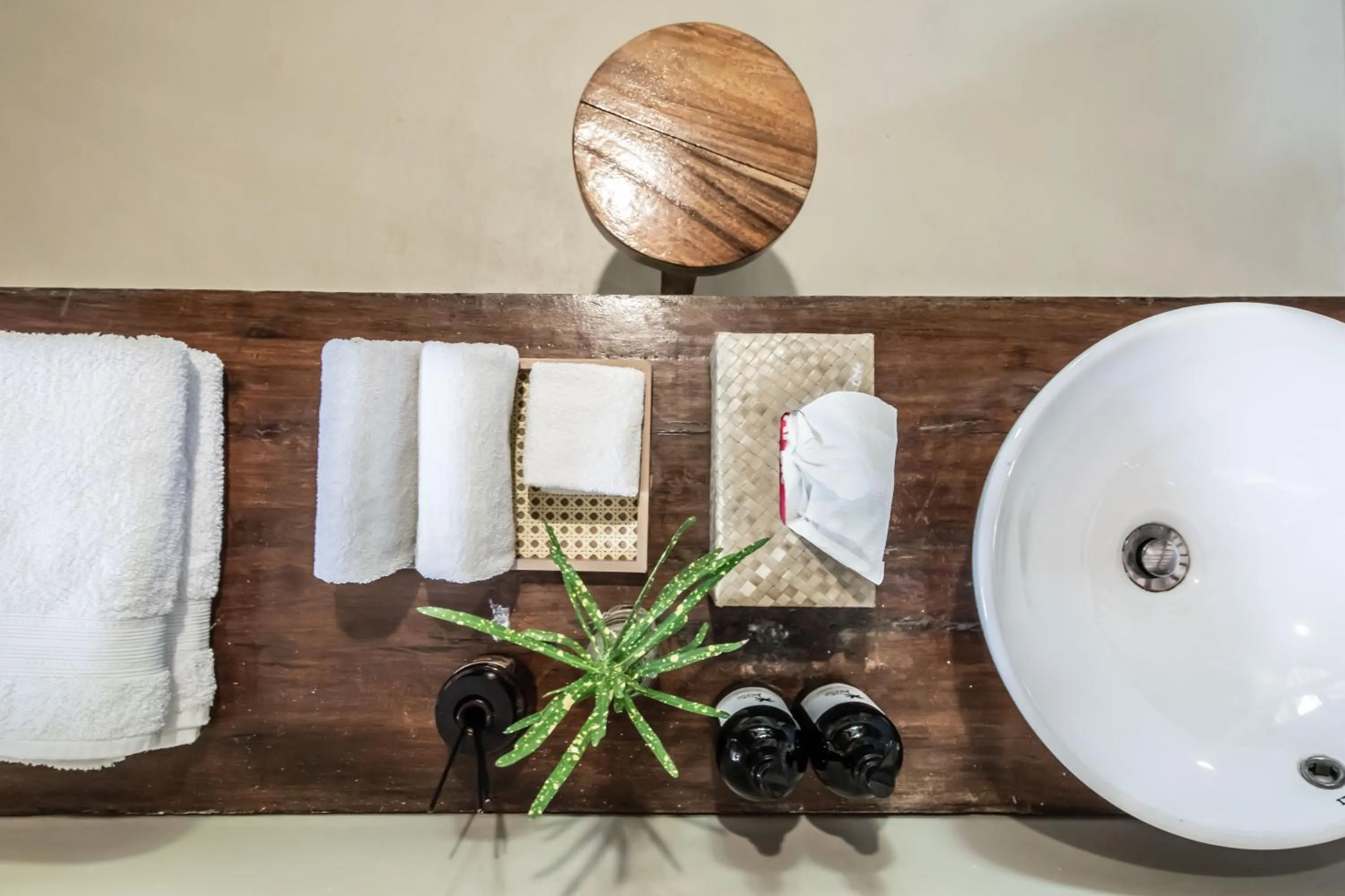 Bathroom in The Beach House Ocam Ocam