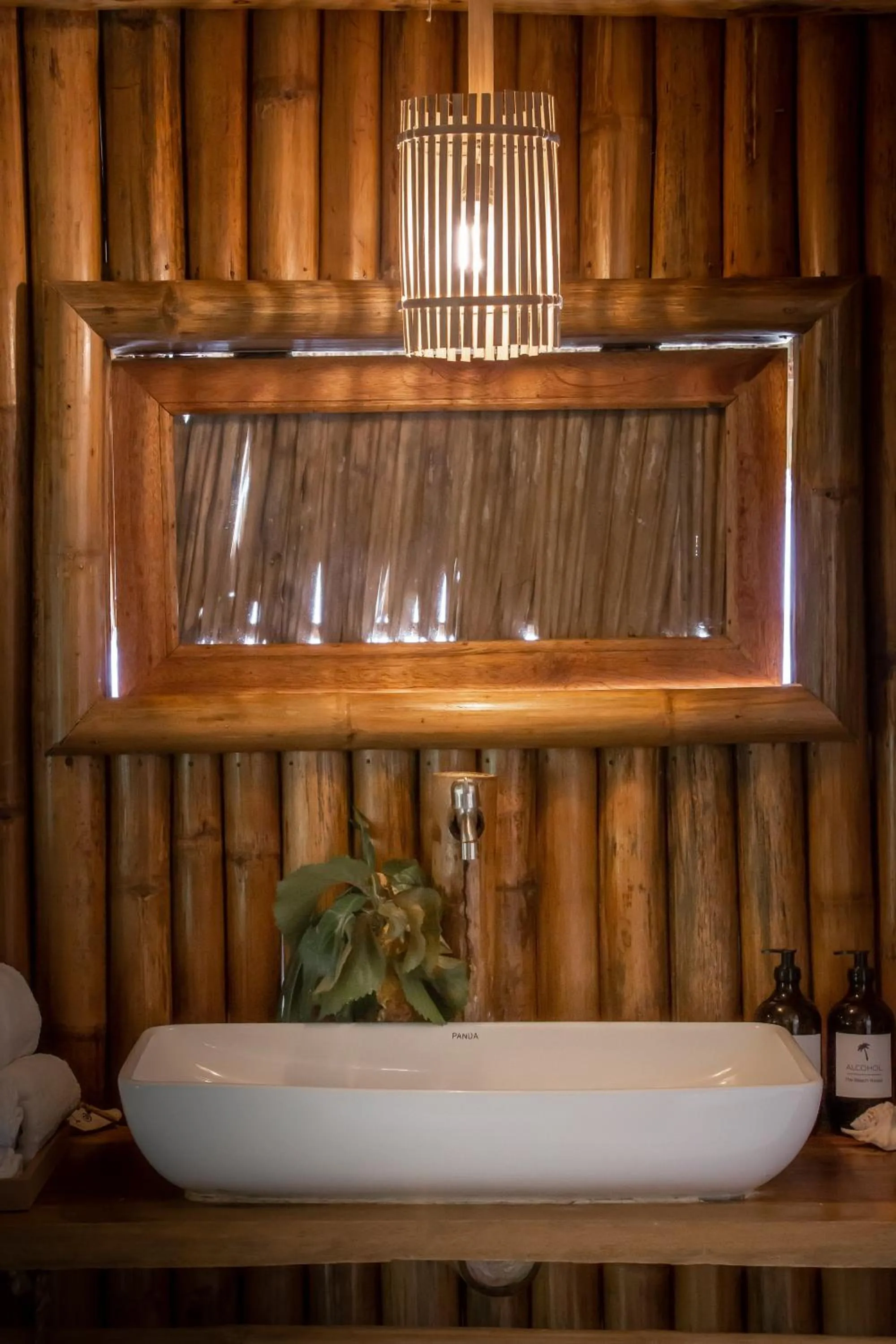 Bathroom in The Beach House Ocam Ocam