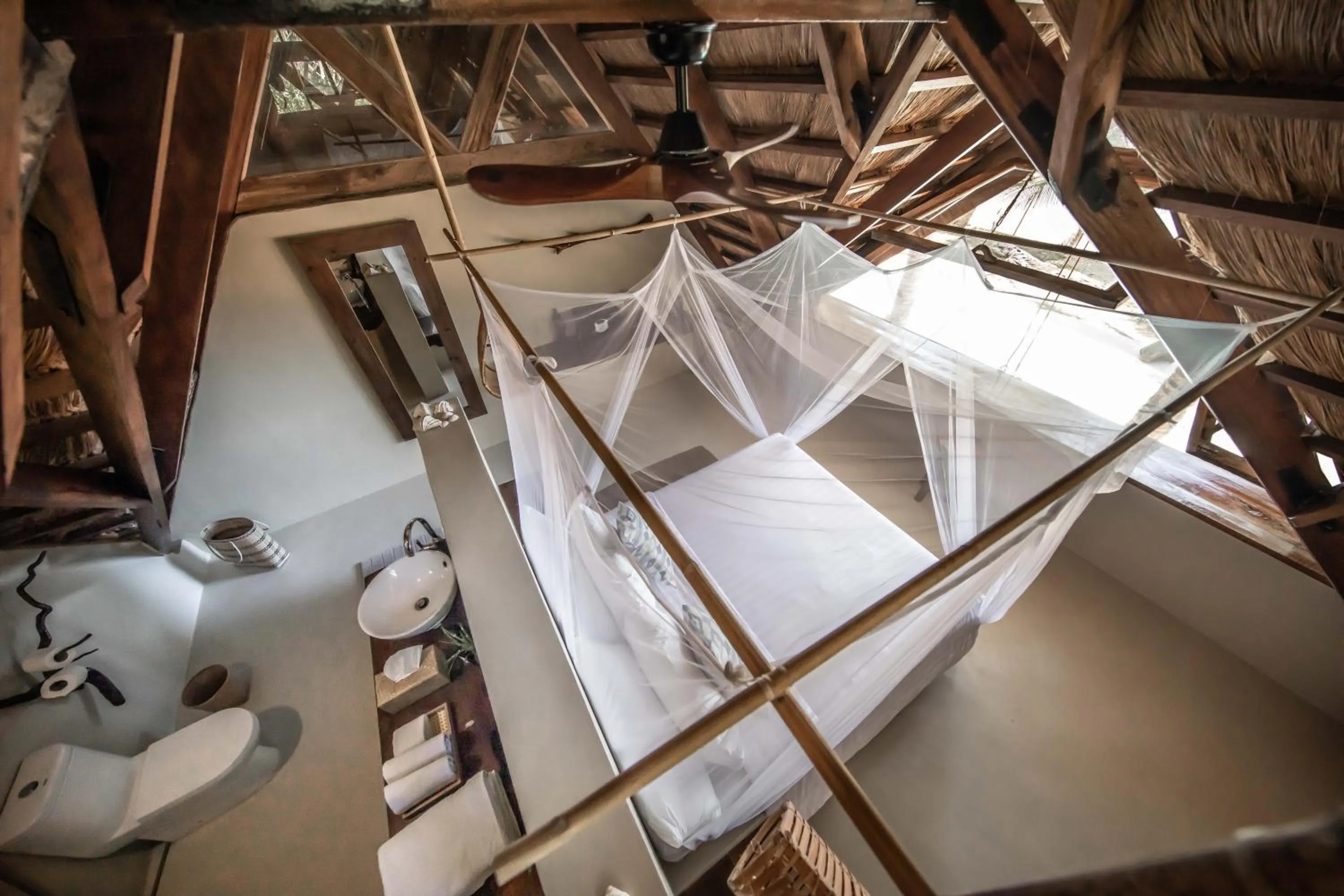 Photo of the whole room in The Beach House Ocam Ocam