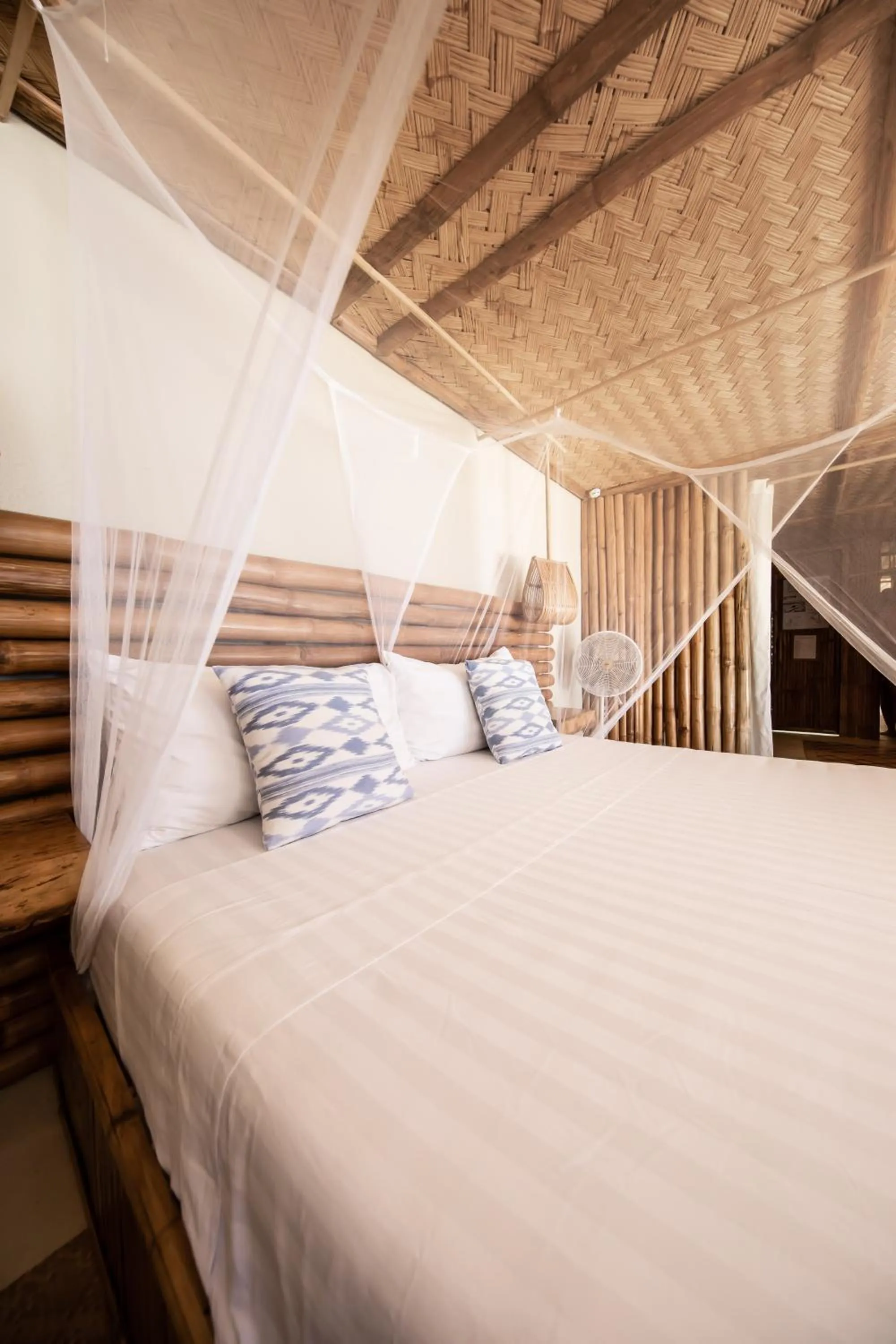 Bed in The Beach House Ocam Ocam