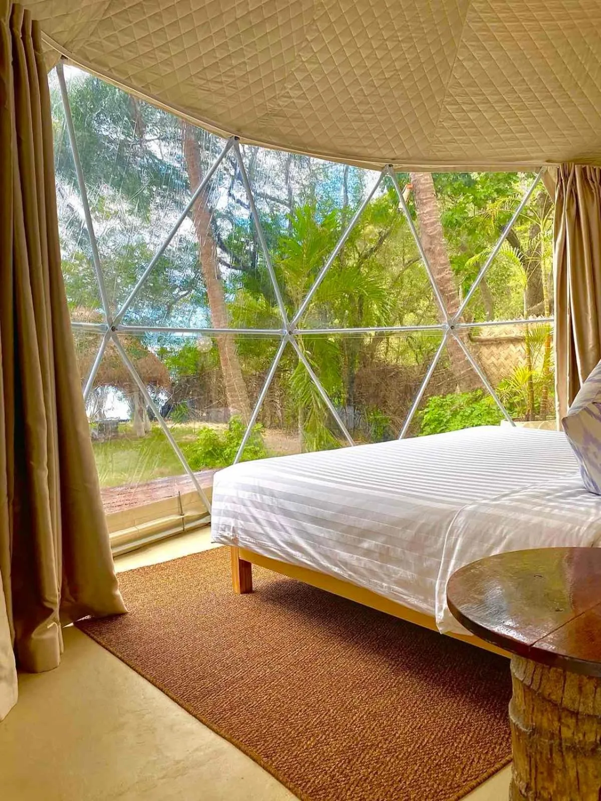 Bed in The Beach House Ocam Ocam