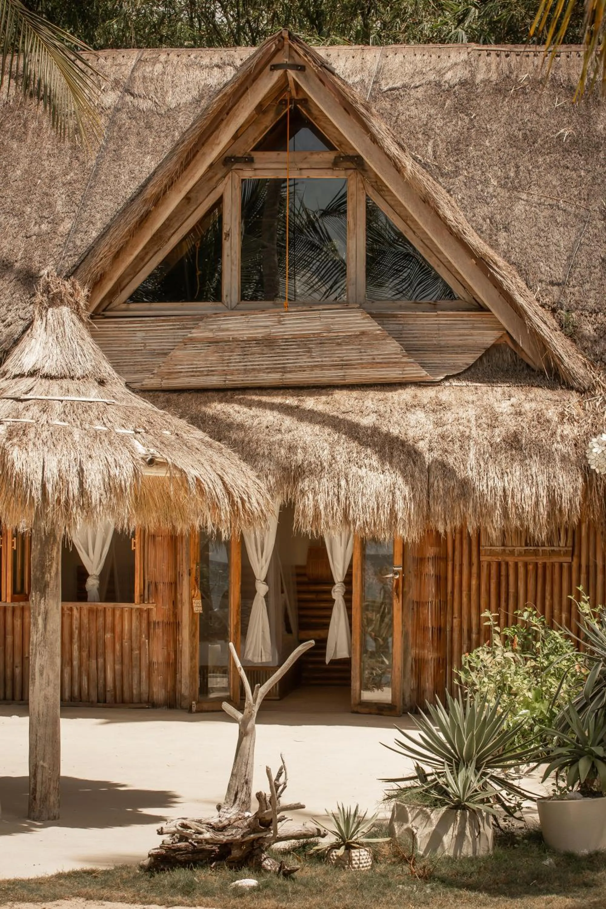 Property building in The Beach House Ocam Ocam