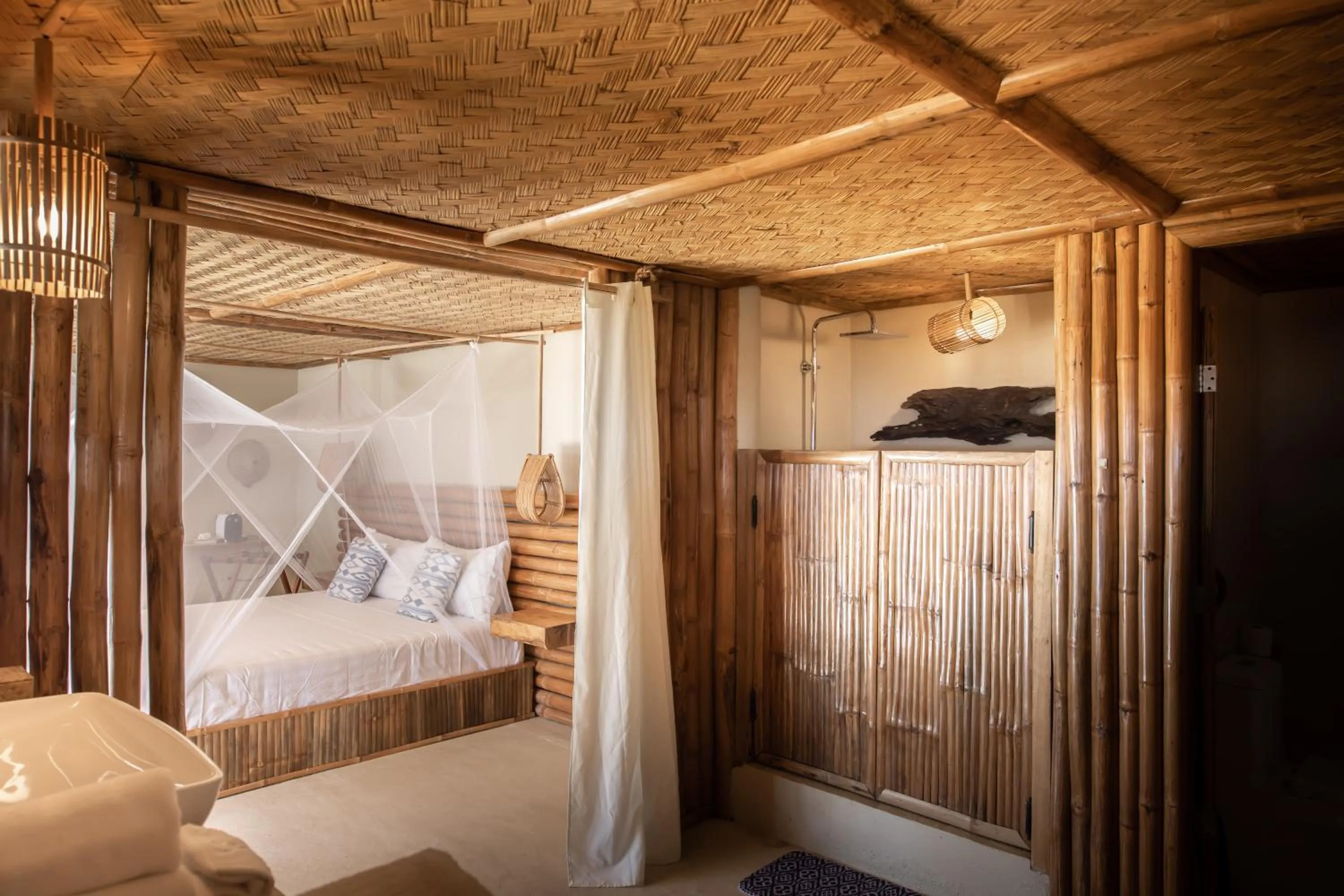 Bathroom, Bed in The Beach House Ocam Ocam