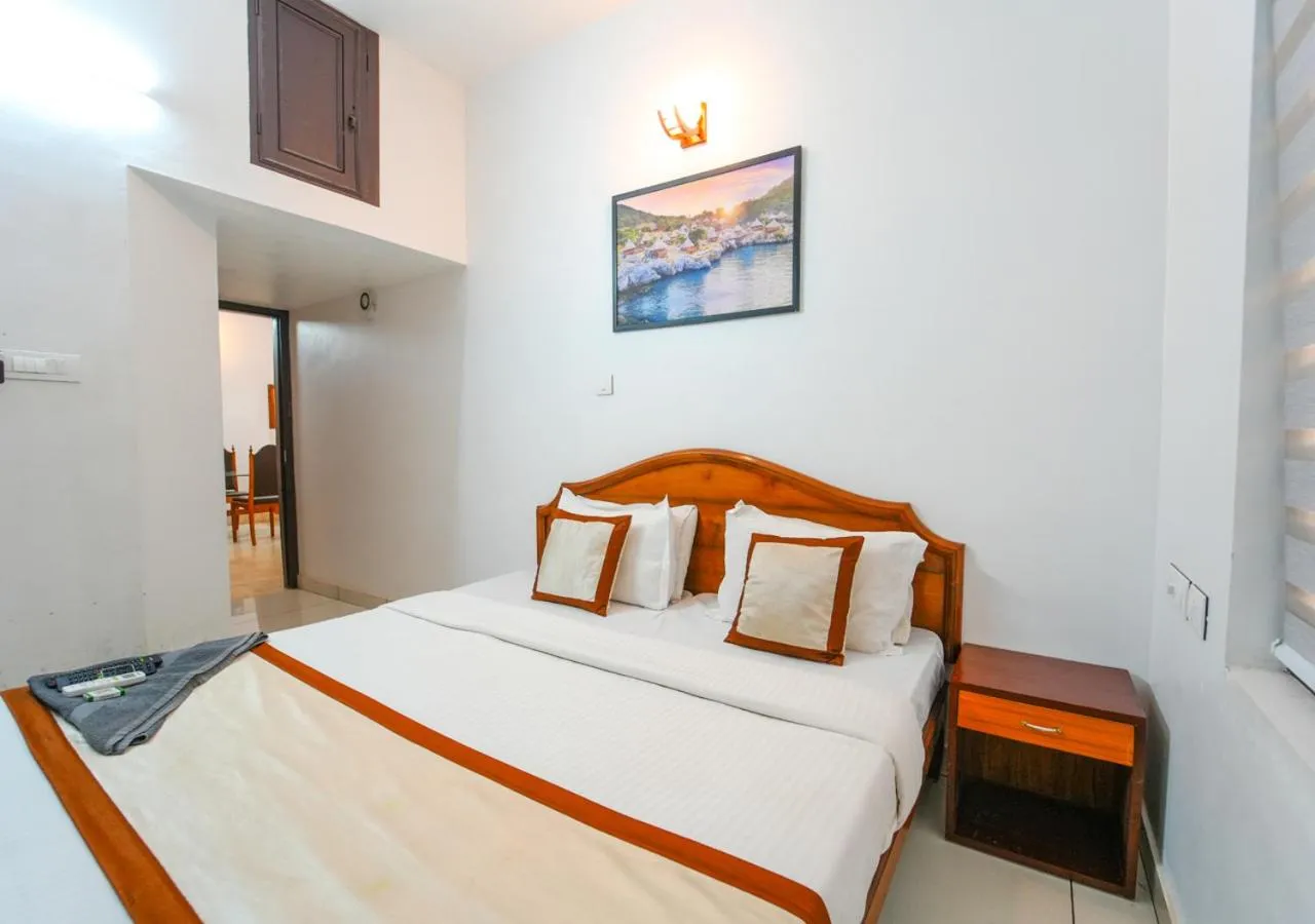 Photo of the whole room, Bed in Pop Tavern Private Pool Villa Kovalam by VOYE HOMES