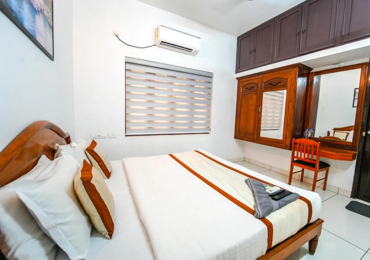 Photo of the whole room, Bed in Pop Tavern Private Pool Villa Kovalam by VOYE HOMES