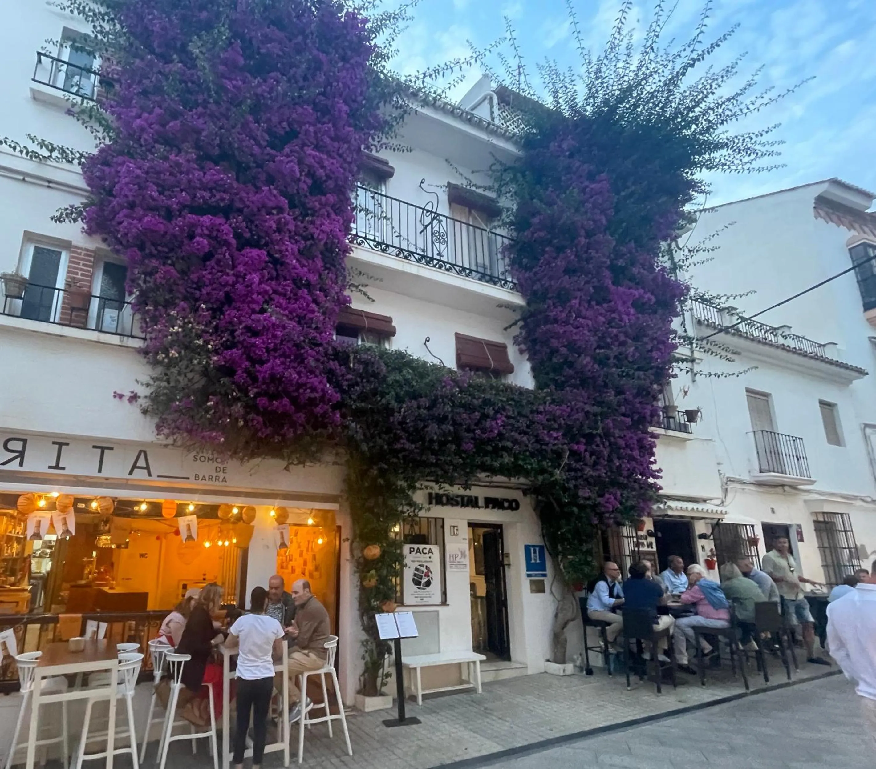 Restaurant/places to eat in Hostal Paco Marbella