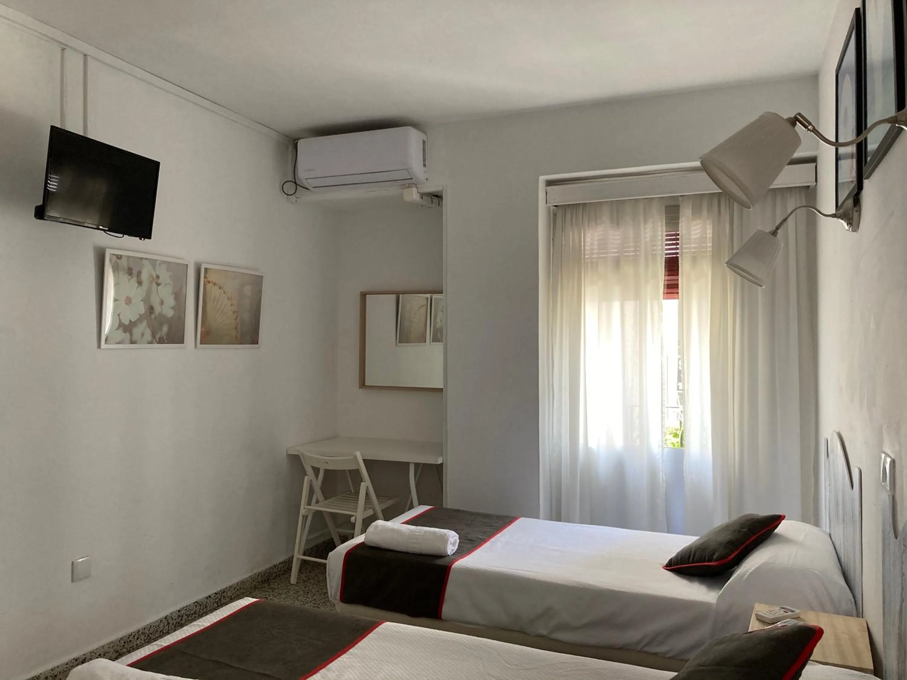 Photo of the whole room in Hostal Paco Marbella